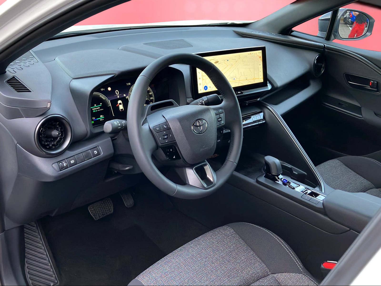 TOYOTA C-HR 2.0 PHEV Swiss Edition-image-4