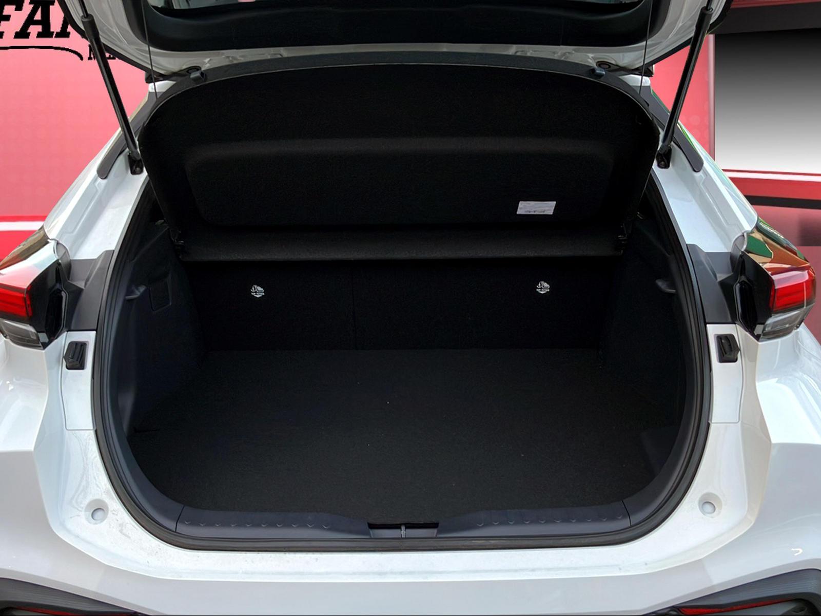 TOYOTA C-HR 2.0 PHEV Swiss Edition-image-9
