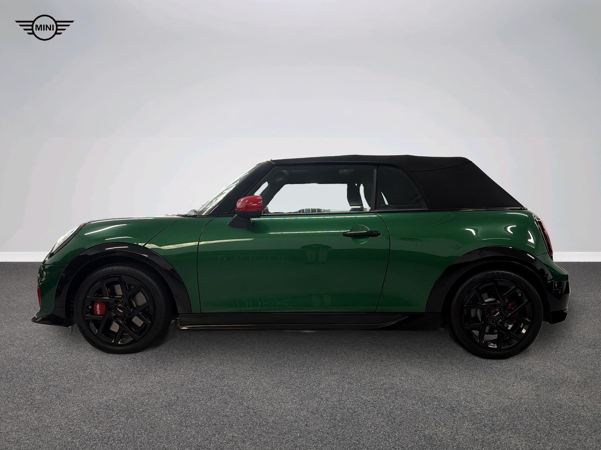 MINI John Cooper Works Cabrio-image-2