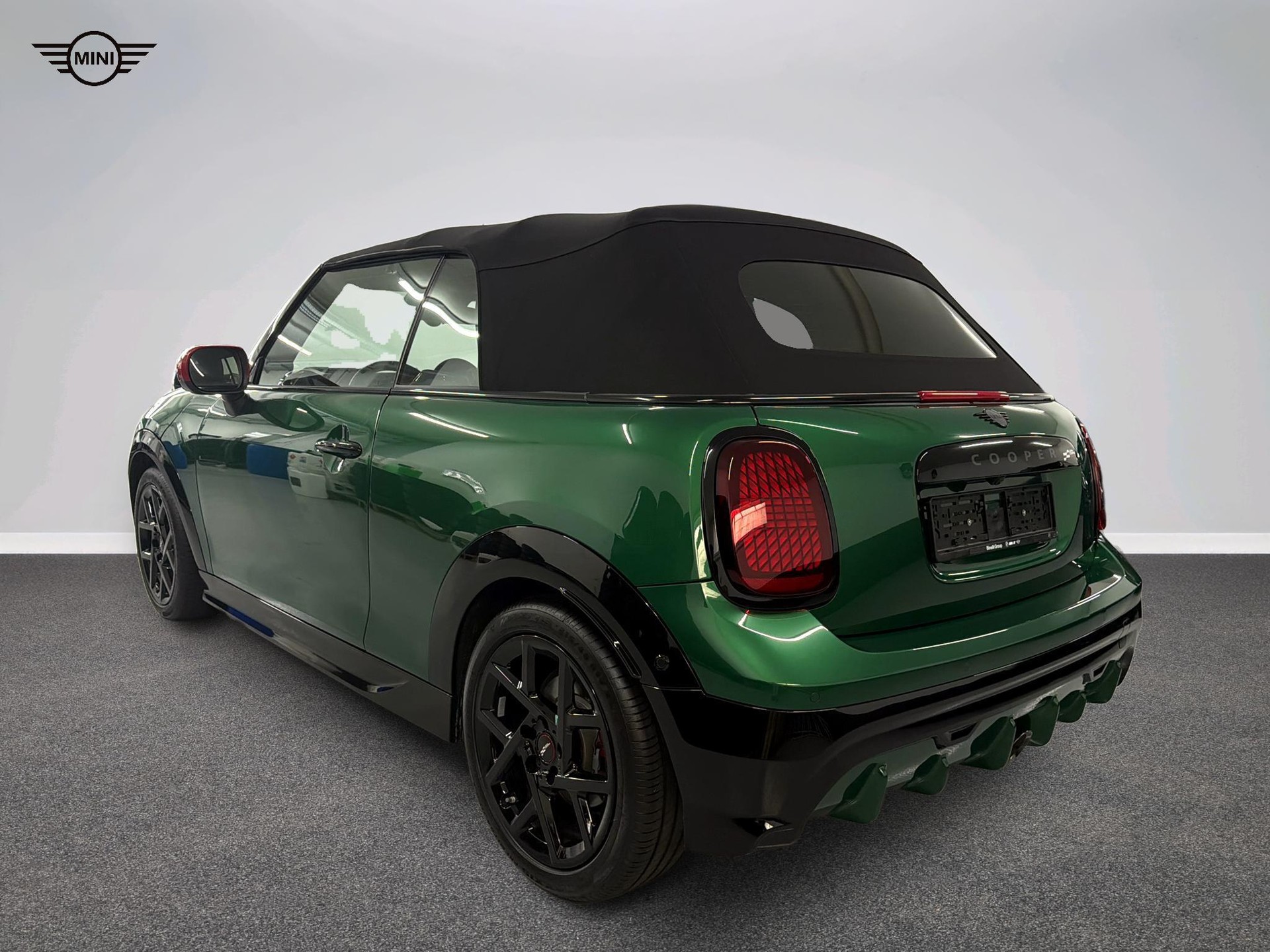 MINI John Cooper Works Cabrio-image-4