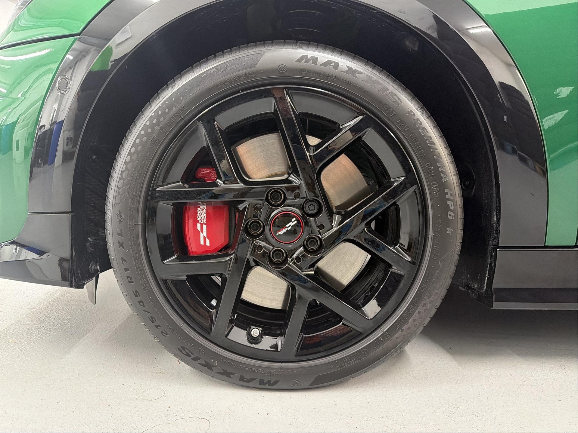 MINI John Cooper Works Cabrio-image-9