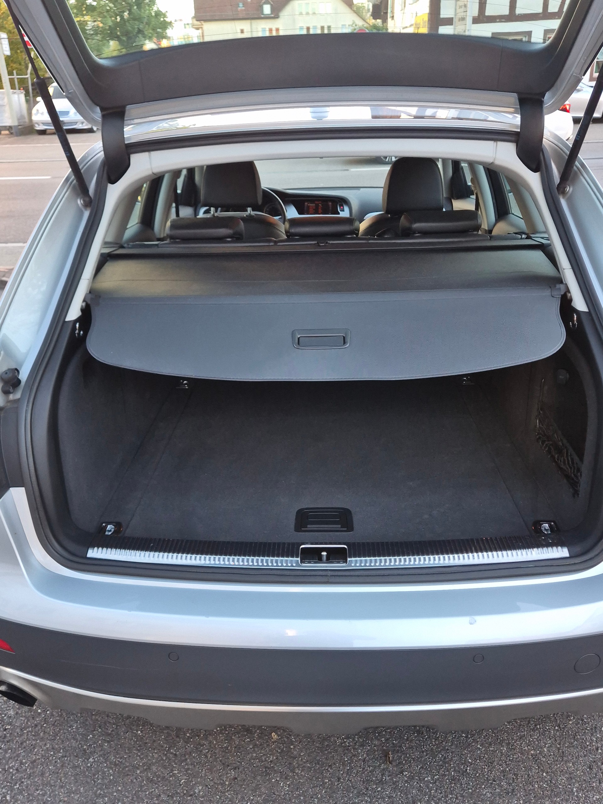 AUDI A4 allroad 2.0 TFSI quattro S-tronic-image-13