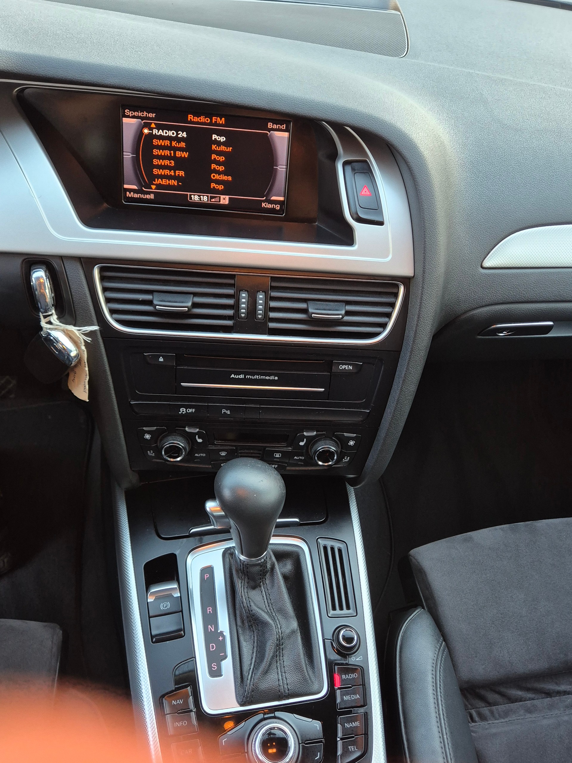 AUDI A4 allroad 2.0 TFSI quattro S-tronic-image-15