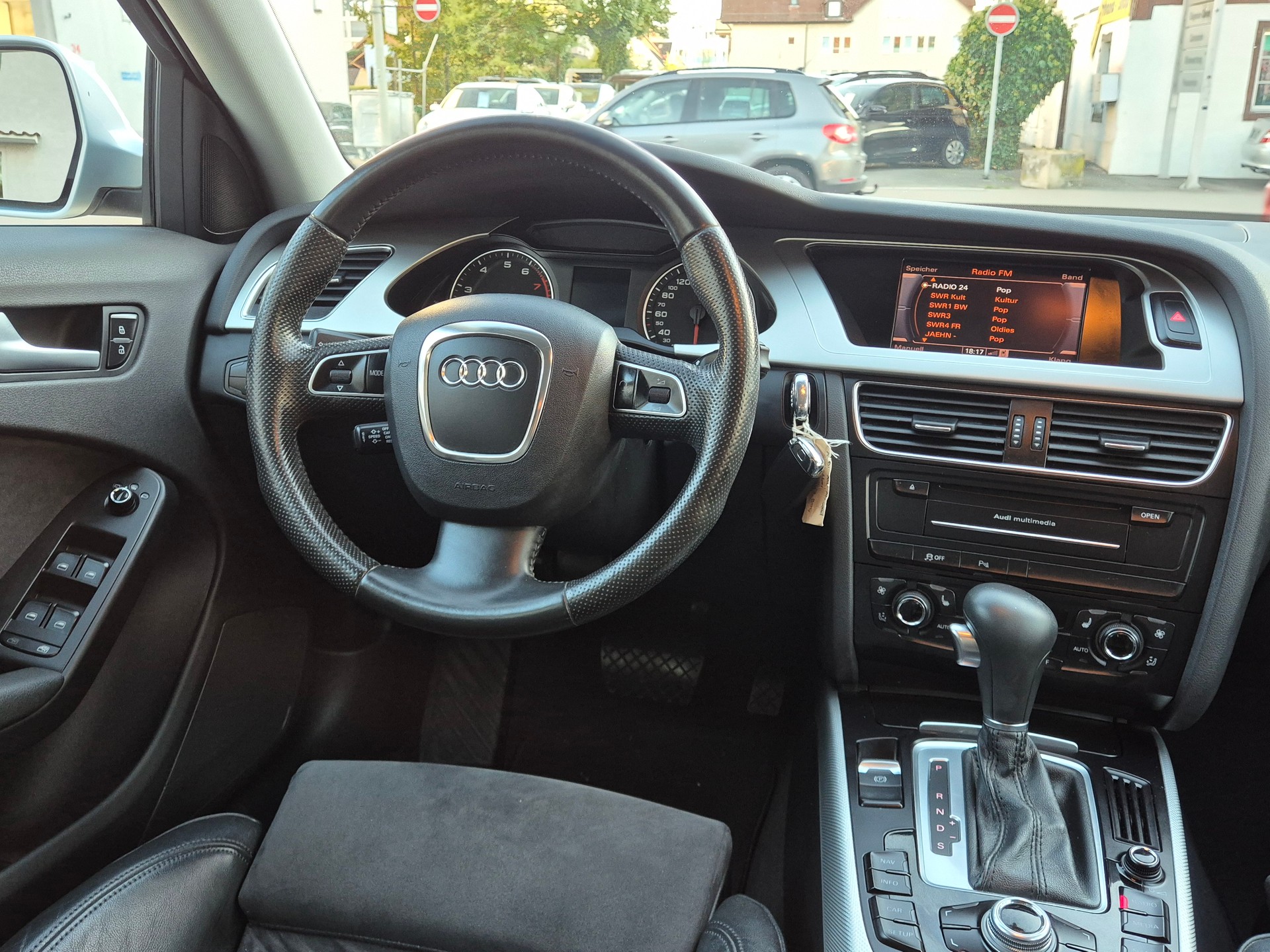 AUDI A4 allroad 2.0 TFSI quattro S-tronic-image-12