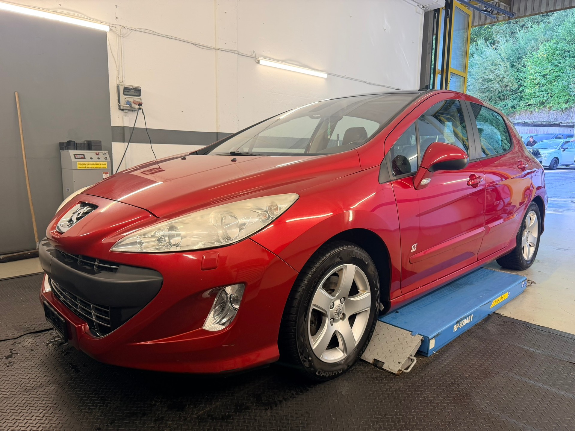 PEUGEOT 308 1.6 16V T GT 175-image-0