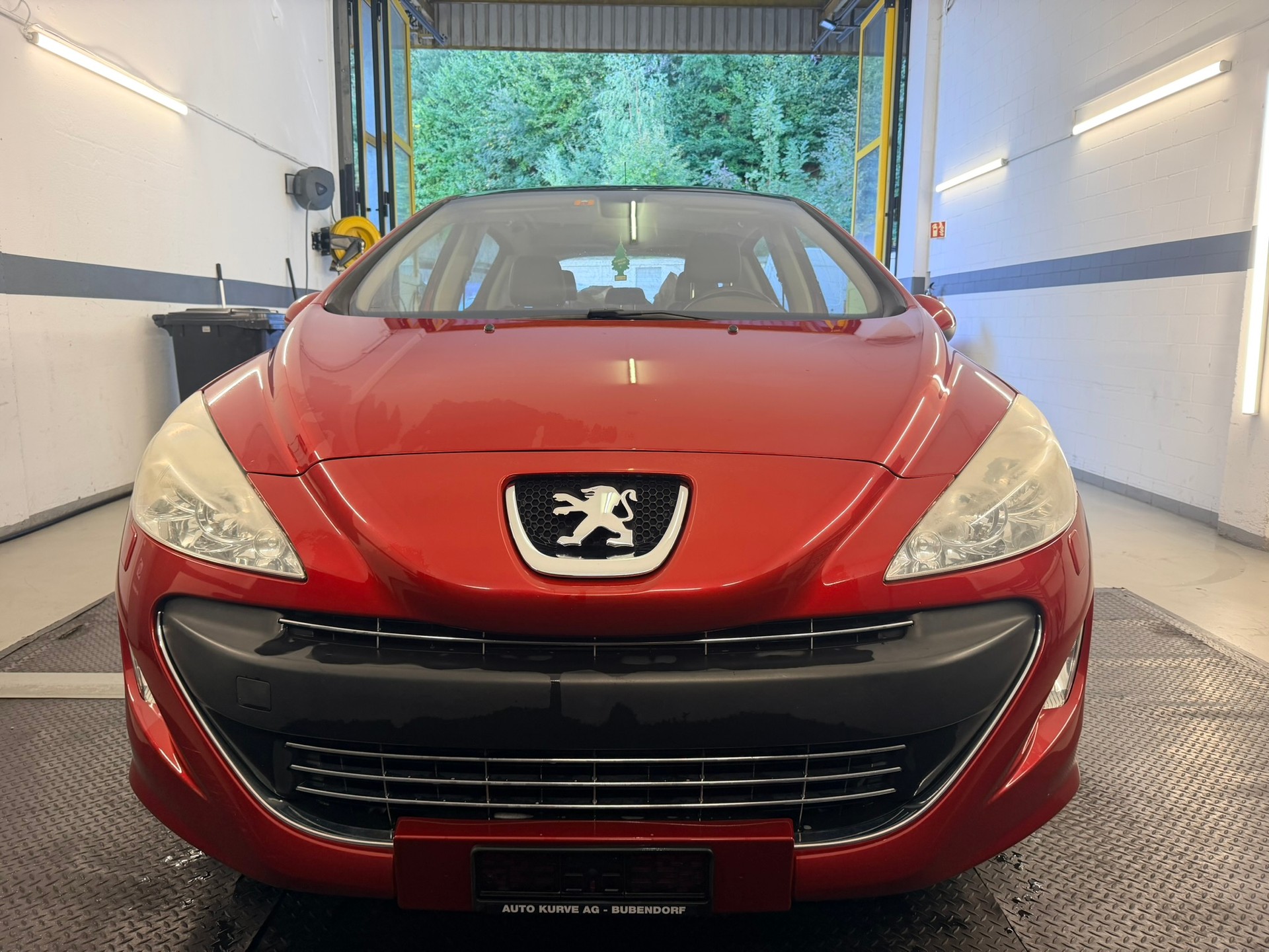 PEUGEOT 308 1.6 16V T GT 175-image-1