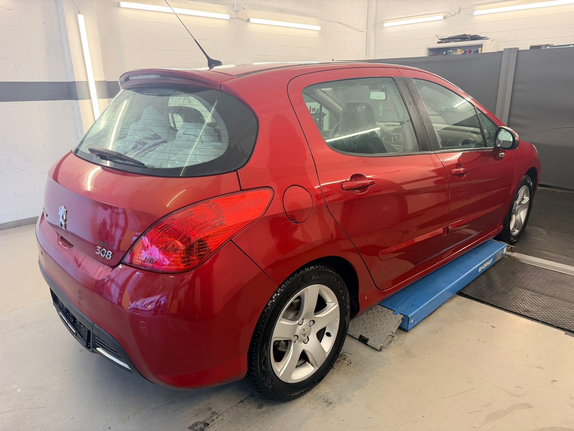 PEUGEOT 308 1.6 16V T GT 175-image-3