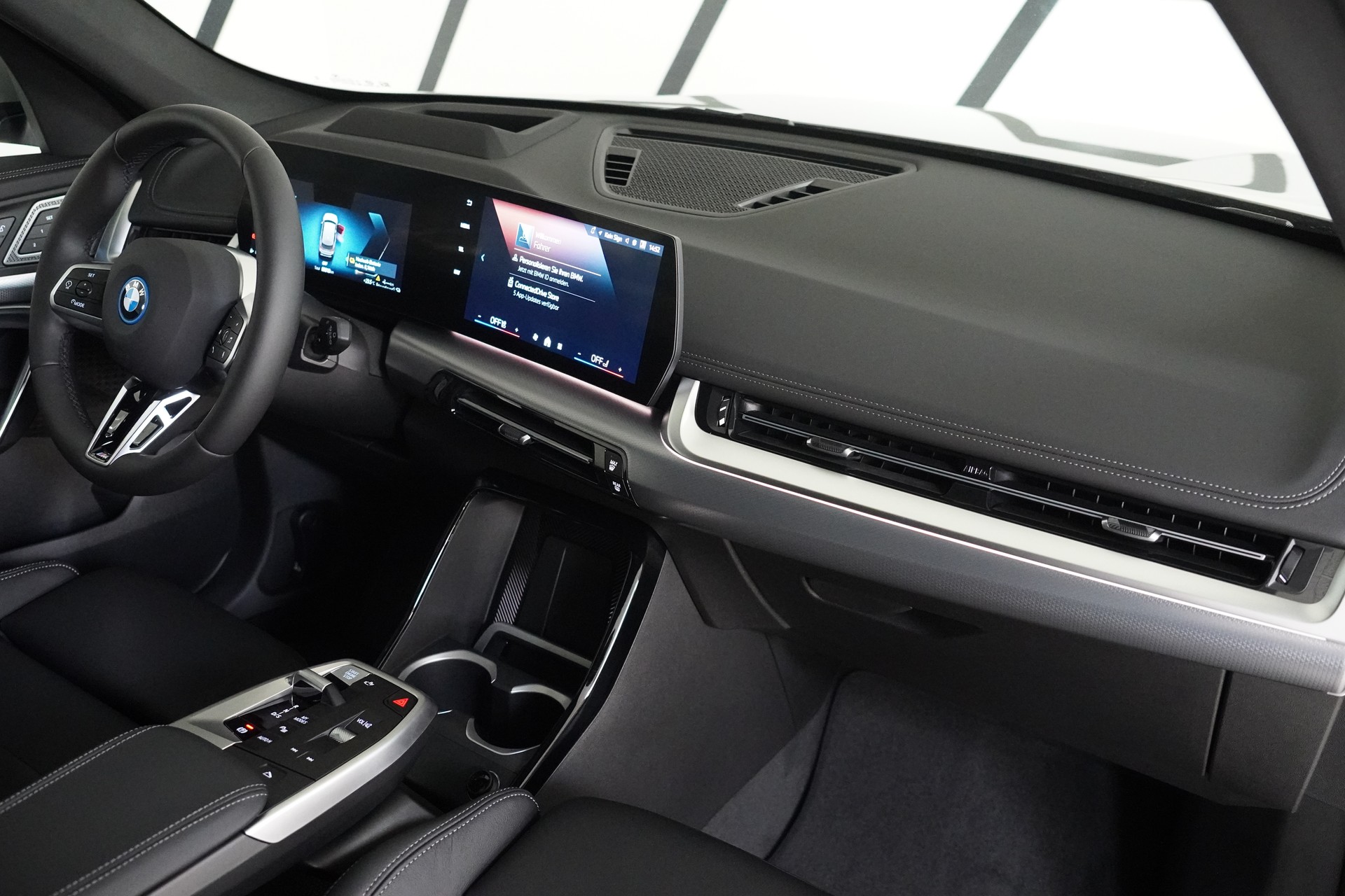 BMW X1 xDrive 30e M Sport-image-17