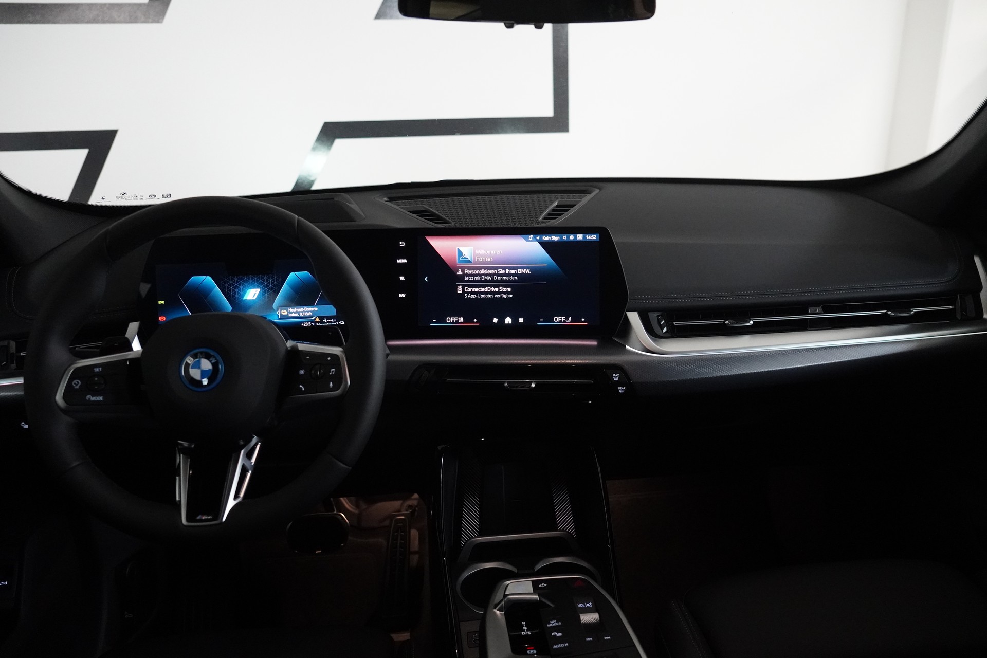 BMW X1 xDrive 30e M Sport-image-18