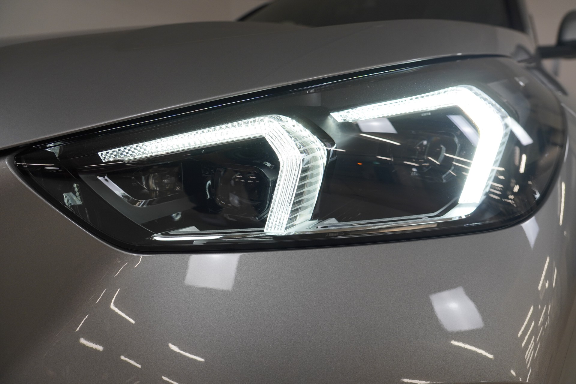 BMW X1 xDrive 30e M Sport-image-9
