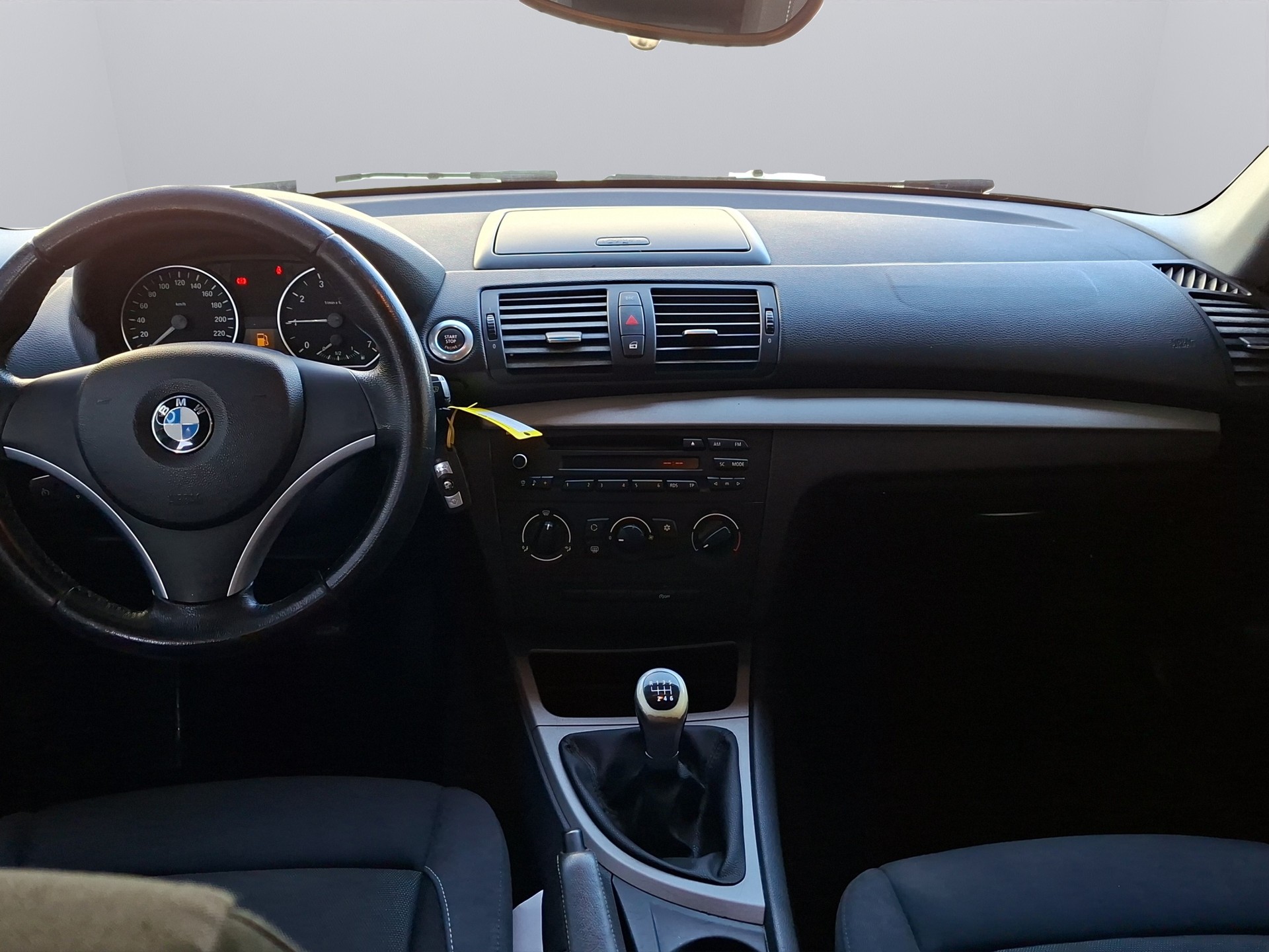 BMW 116i-image-10