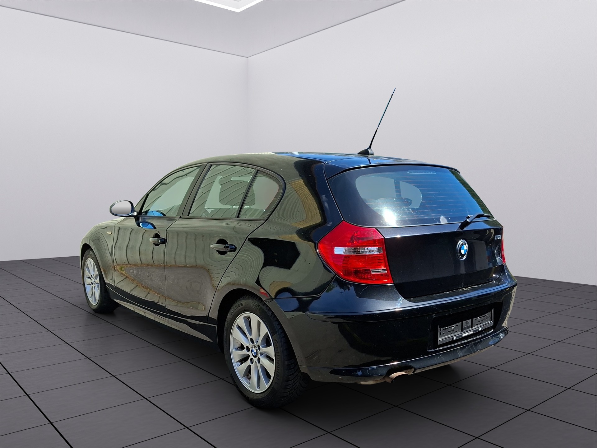 BMW 116i-image-3