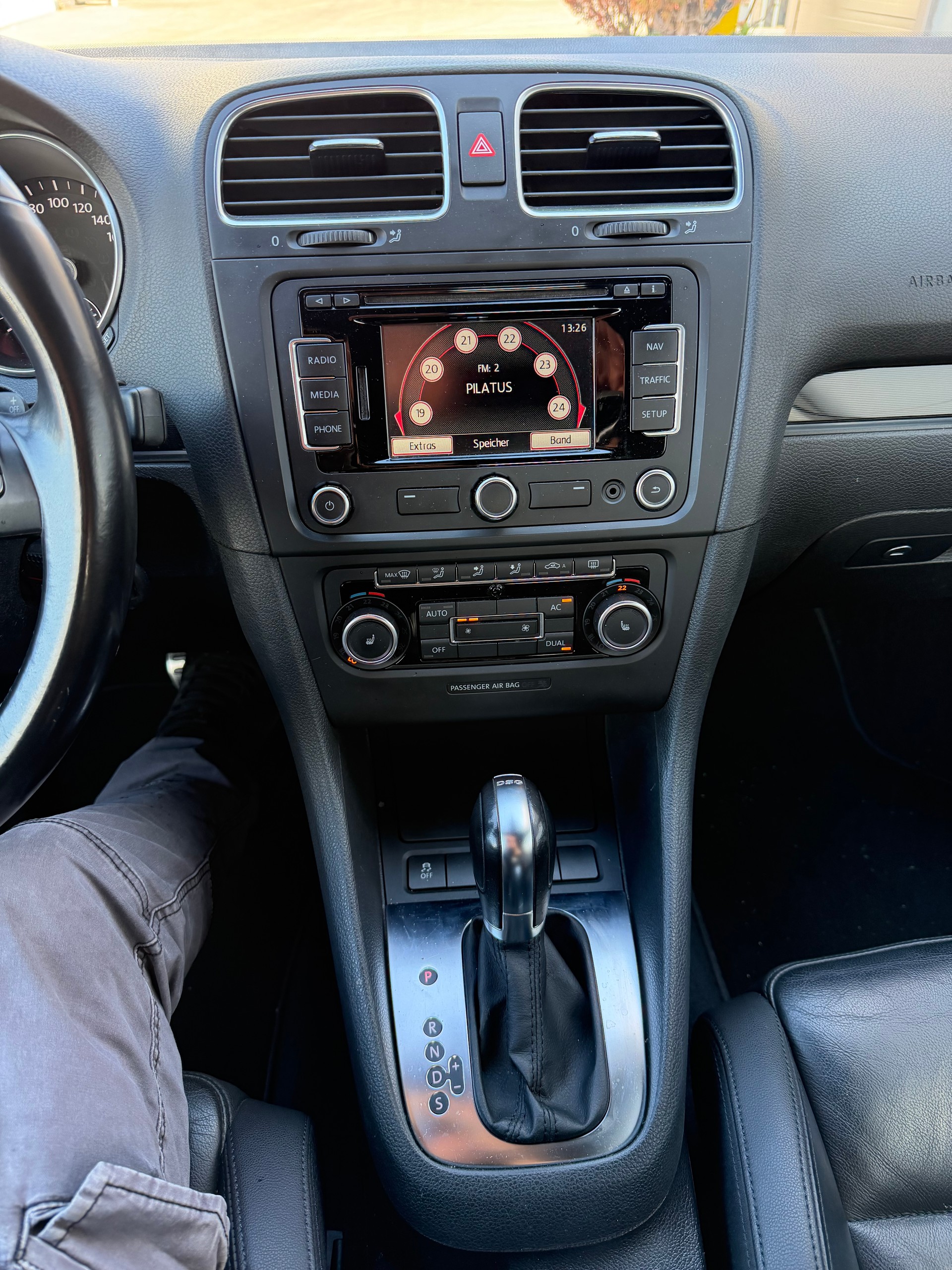 VW Golf Cabrio 1.4 TSI DSG-image-9