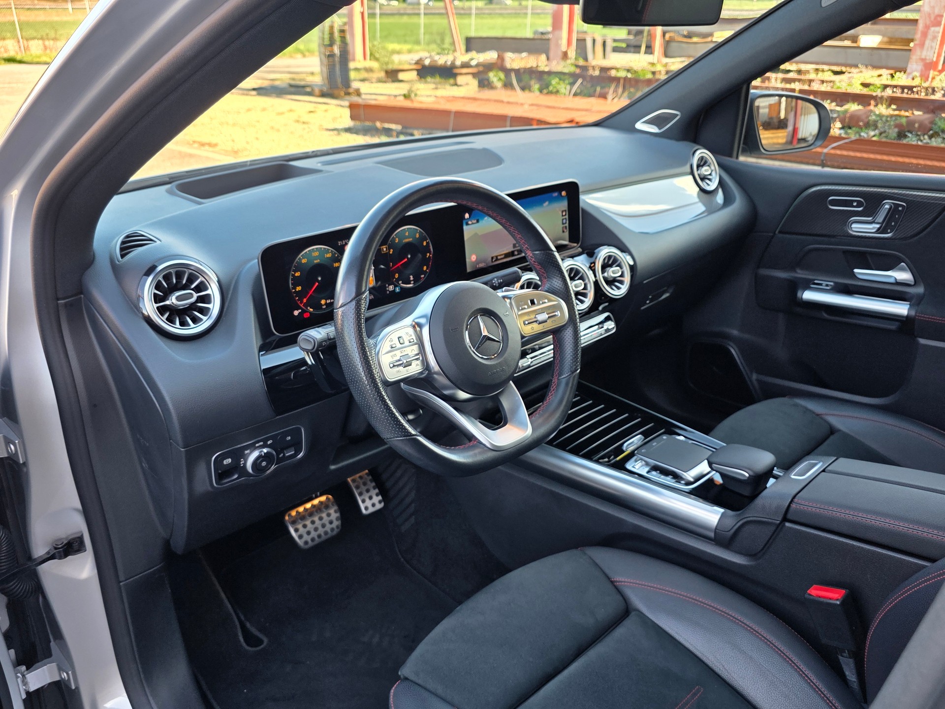 MERCEDES-BENZ B 250 4Matic AMG Line / Neu ab Mfk / AHK 1800kg-image-11