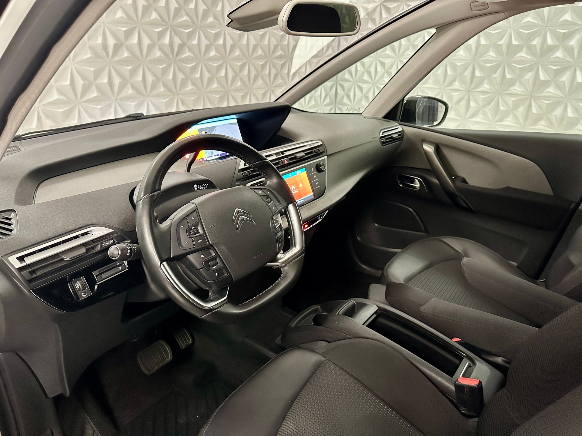 CITROEN Grand C4 Spacetourer 1.5 **7-PLÄTZER** BlueHDi Shine EAT8-image-11
