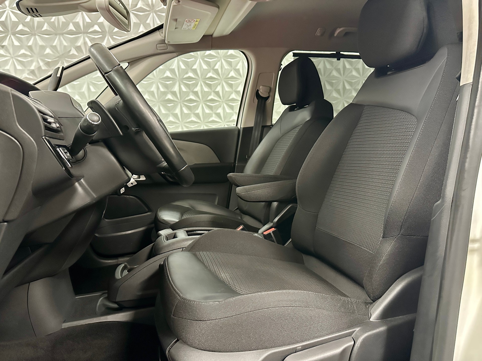 CITROEN Grand C4 Spacetourer 1.5 **7-PLÄTZER** BlueHDi Shine EAT8-image-12