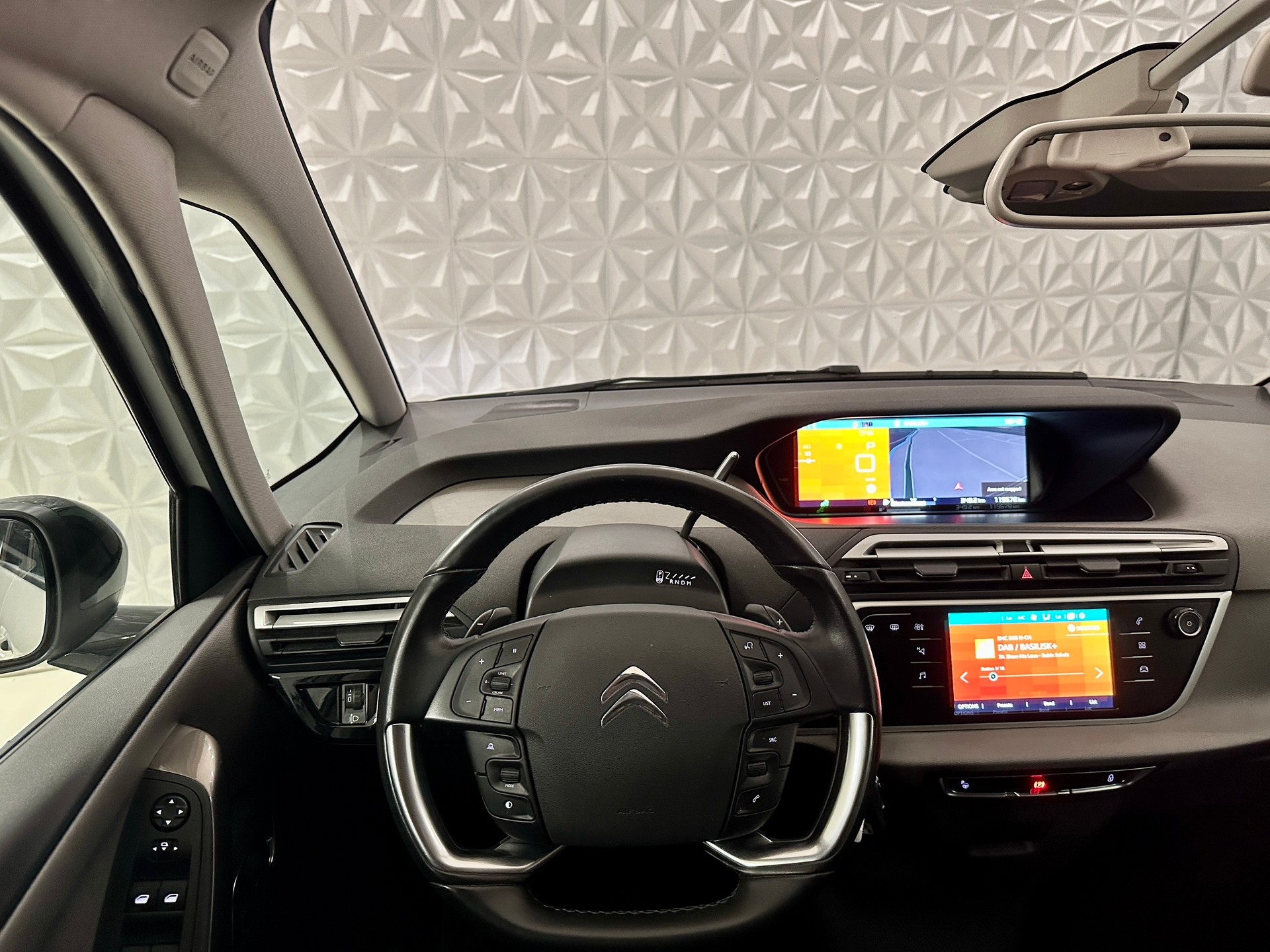 CITROEN Grand C4 Spacetourer 1.5 **7-PLÄTZER** BlueHDi Shine EAT8-image-21