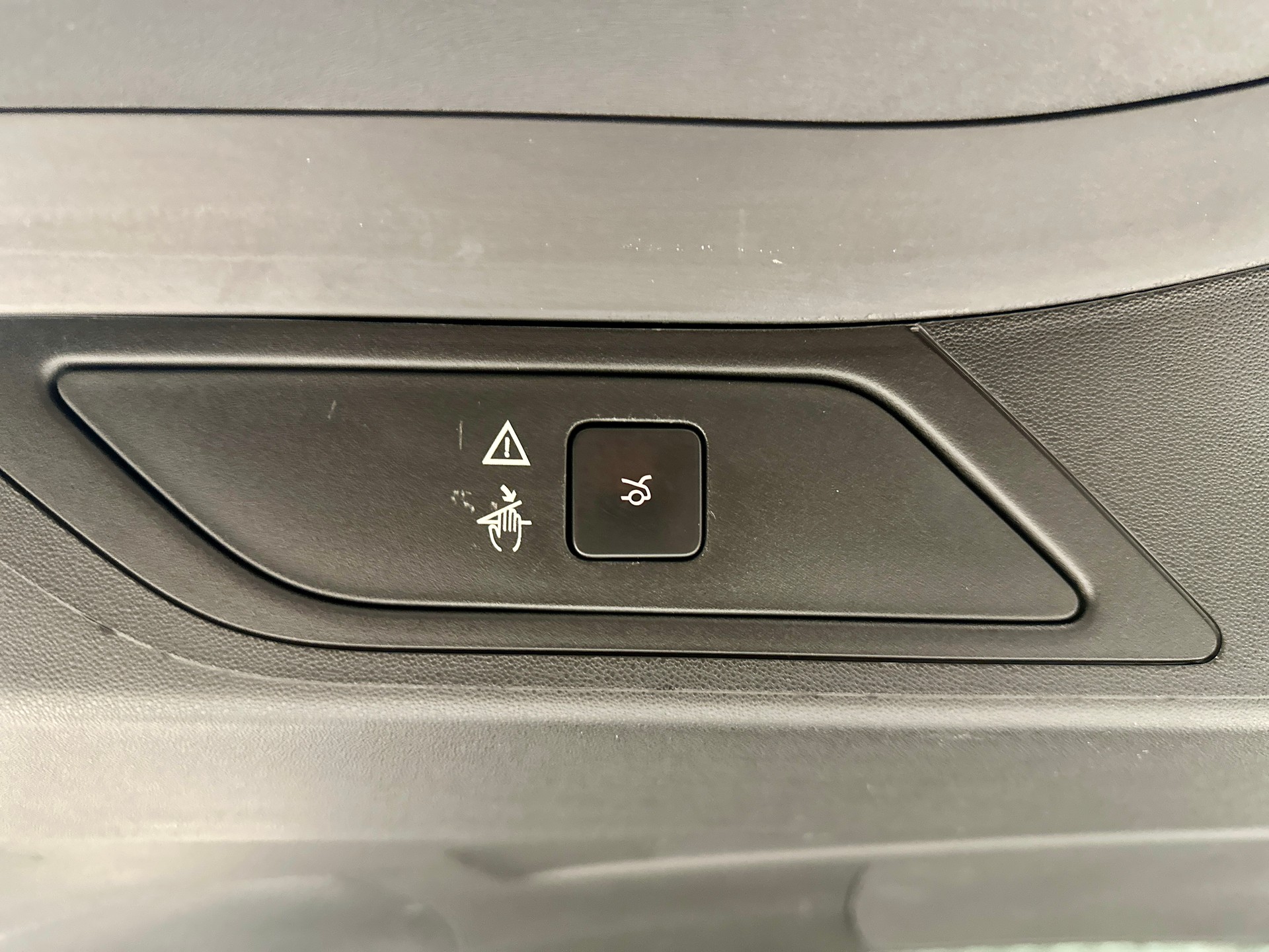 CITROEN Grand C4 Spacetourer 1.5 **7-PLÄTZER** BlueHDi Shine EAT8-image-22