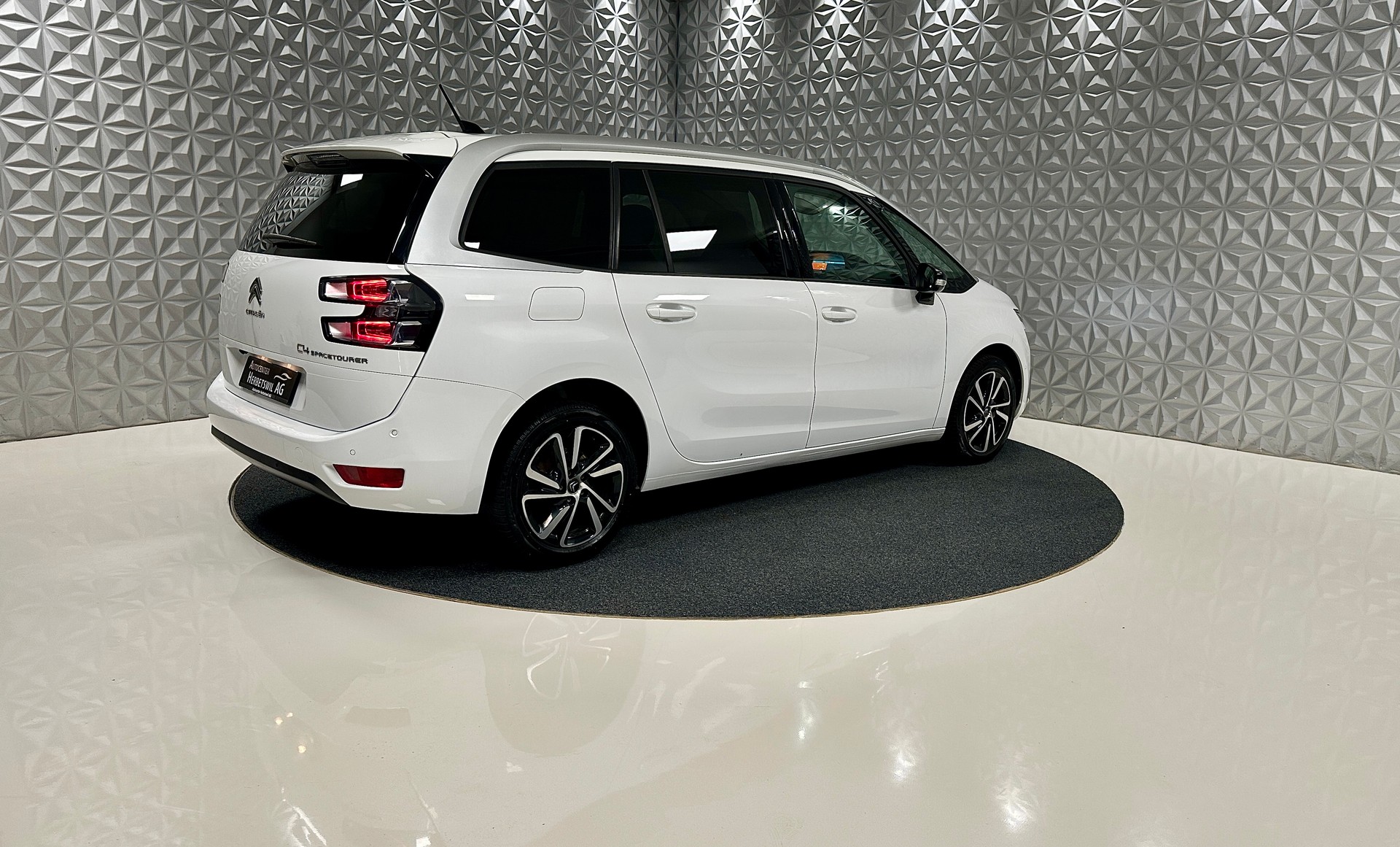 CITROEN Grand C4 Spacetourer 1.5 **7-PLÄTZER** BlueHDi Shine EAT8-image-4