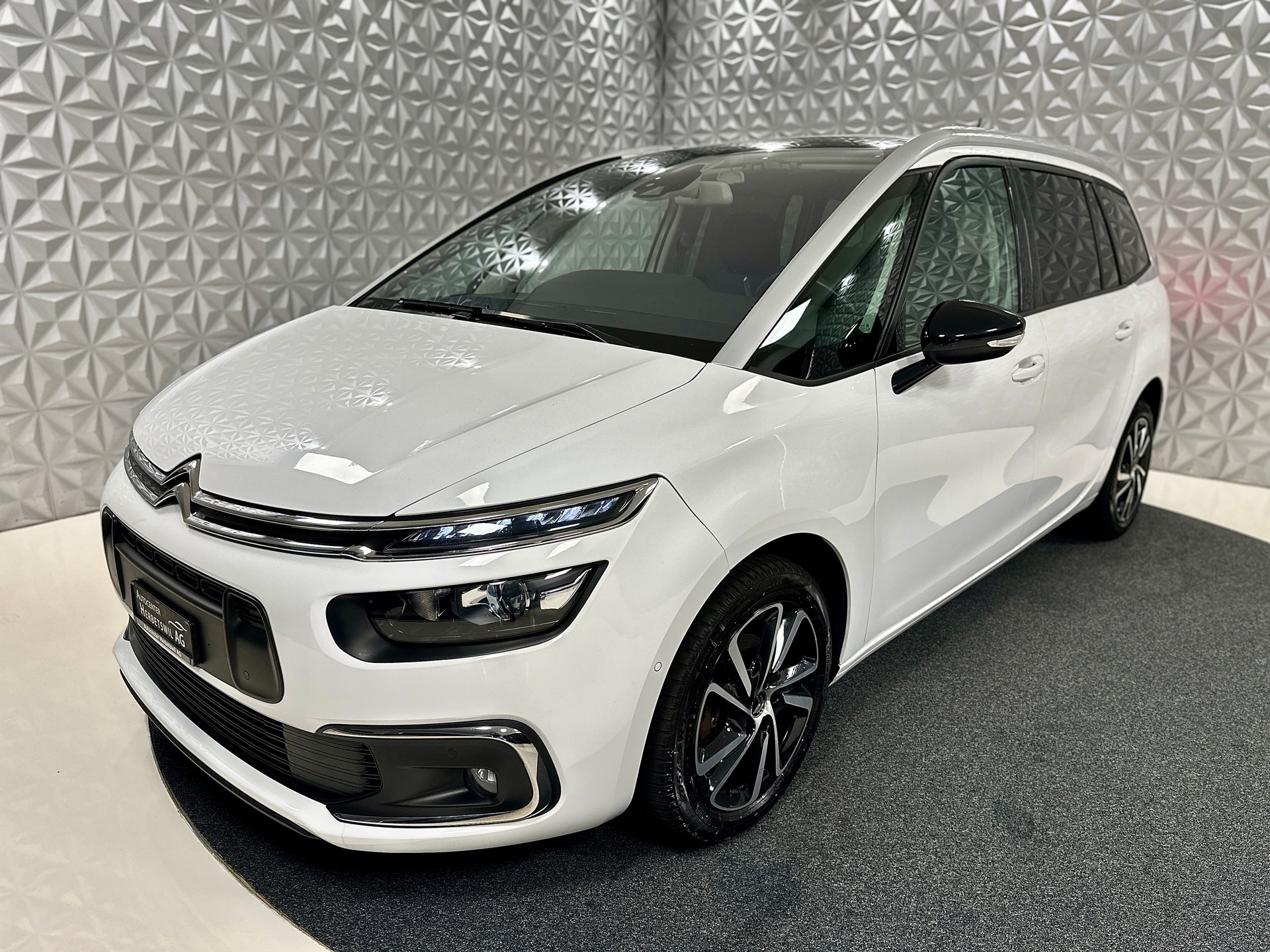 CITROEN Grand C4 Spacetourer 1.5 **7-PLÄTZER** BlueHDi Shine EAT8-image-8