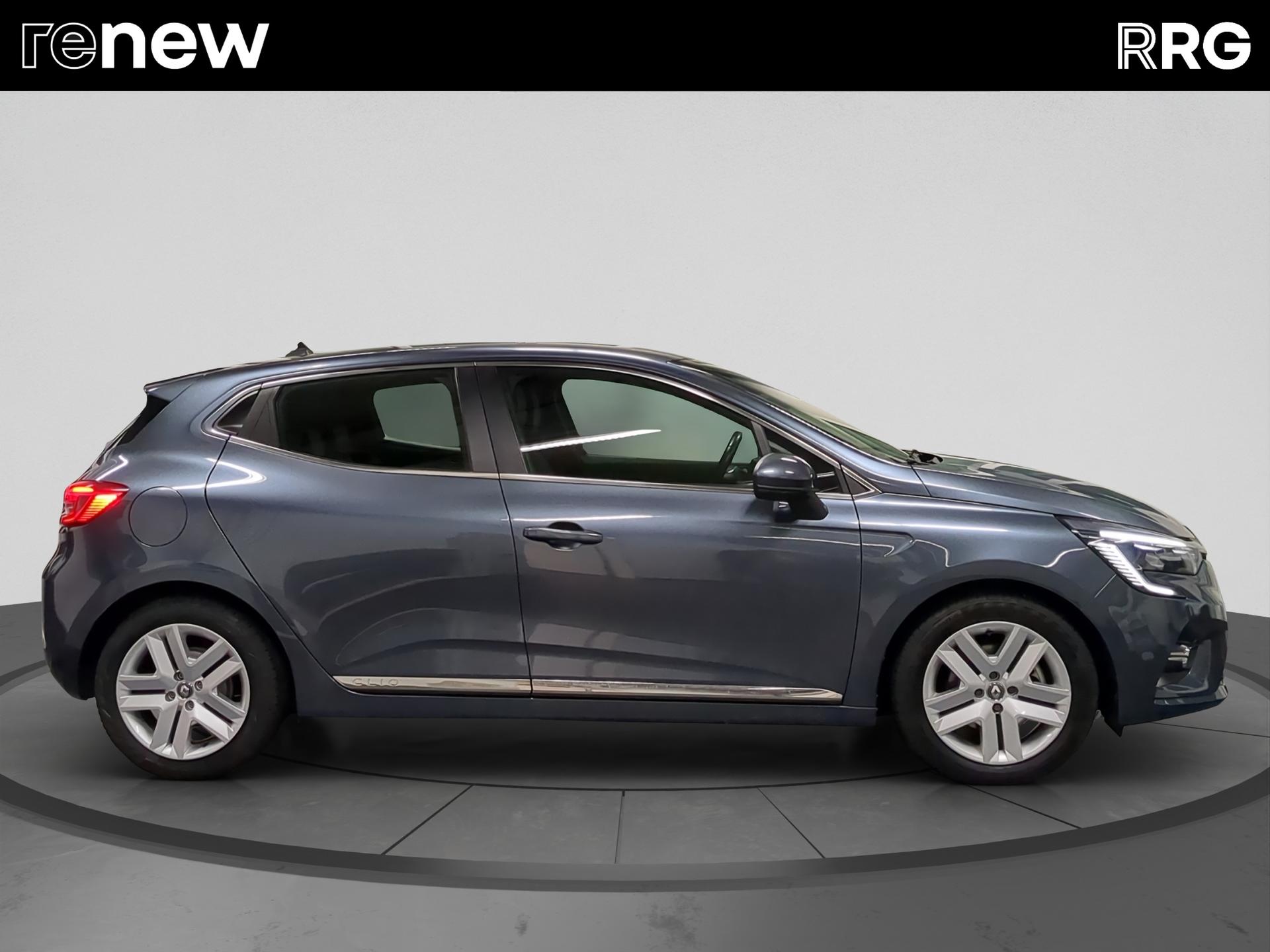 RENAULT Clio 1.6 E-Tech Intens-image-1