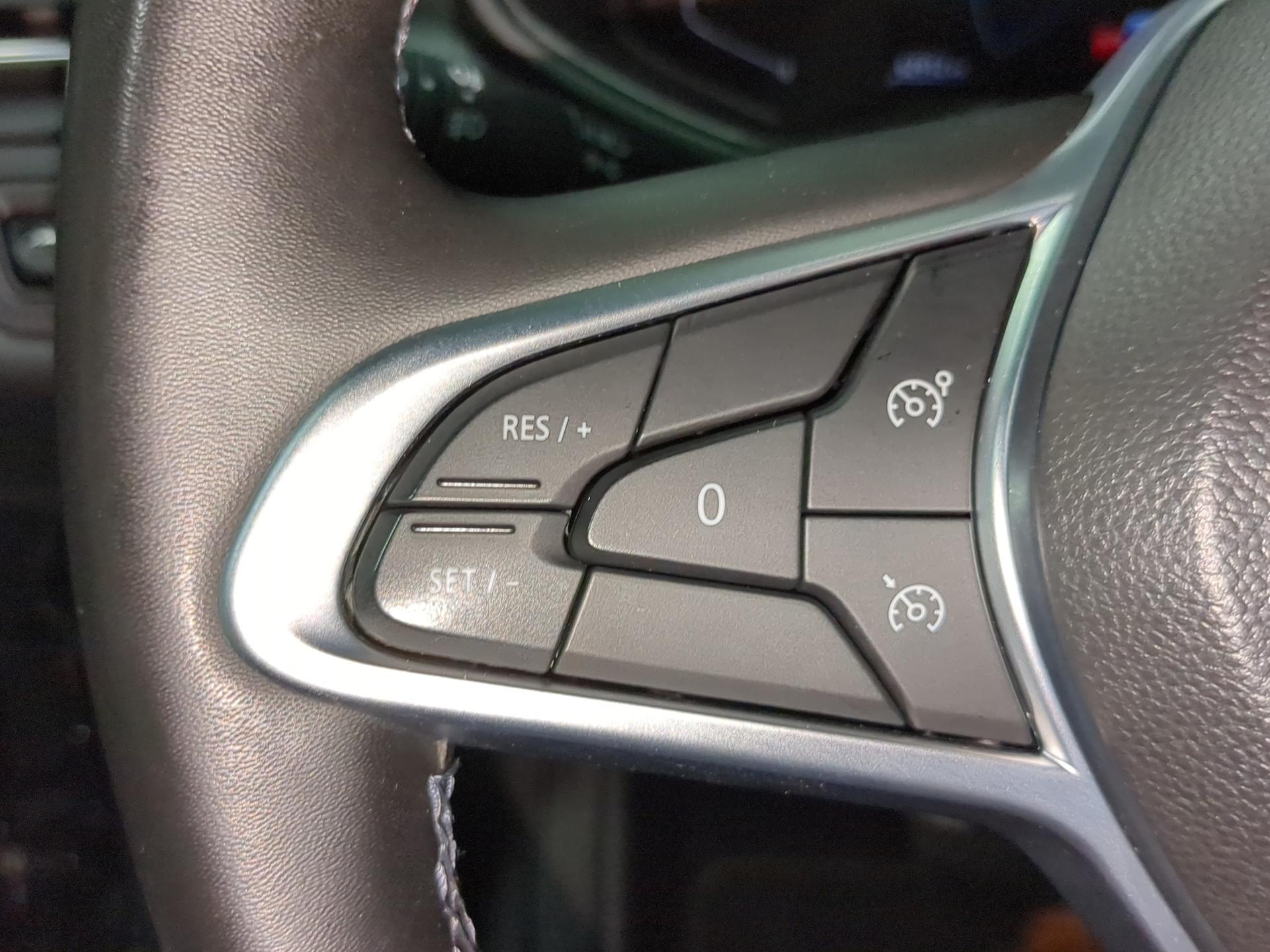 RENAULT Clio 1.6 E-Tech Intens-image-19