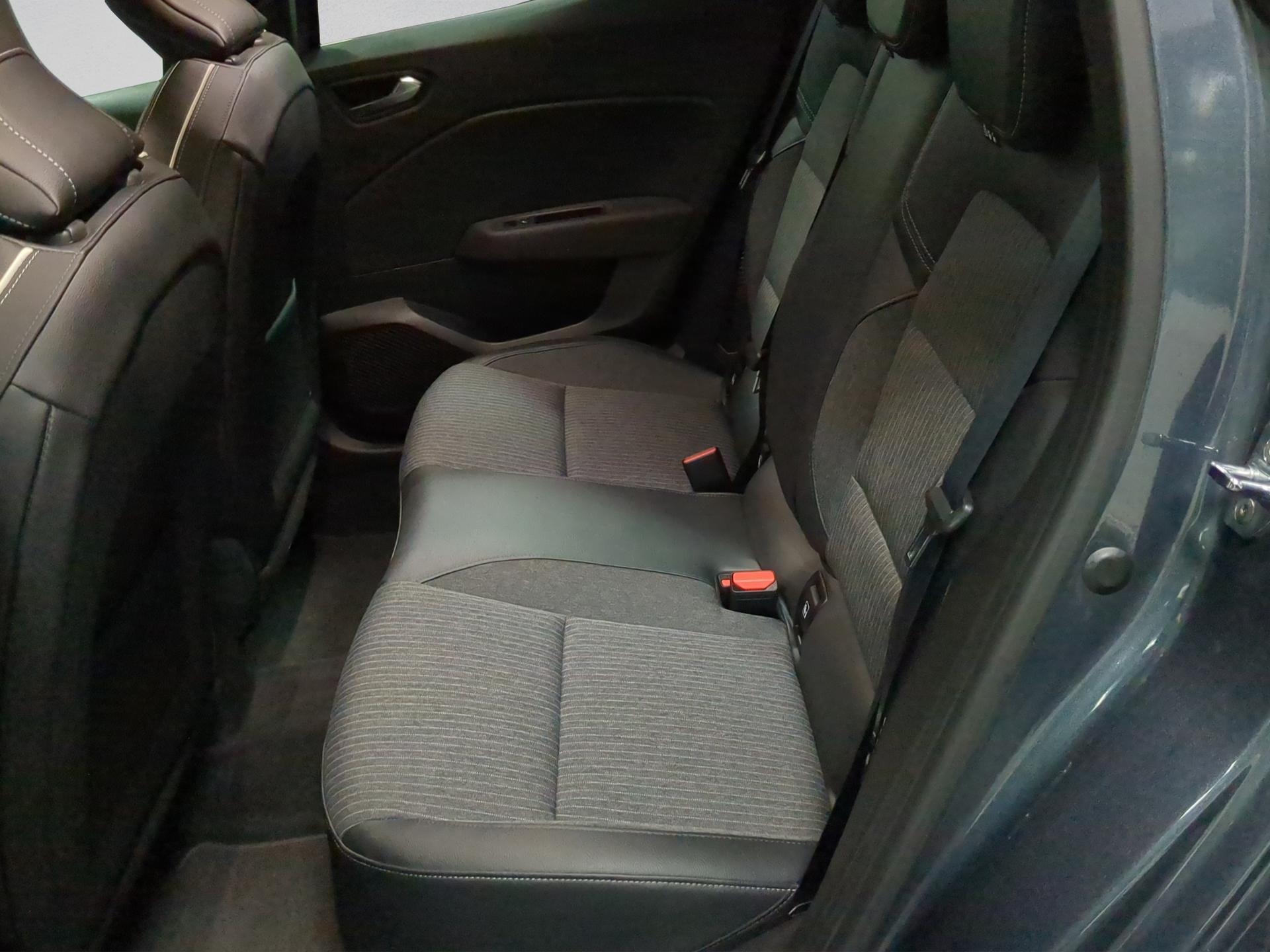 RENAULT Clio 1.6 E-Tech Intens-image-13