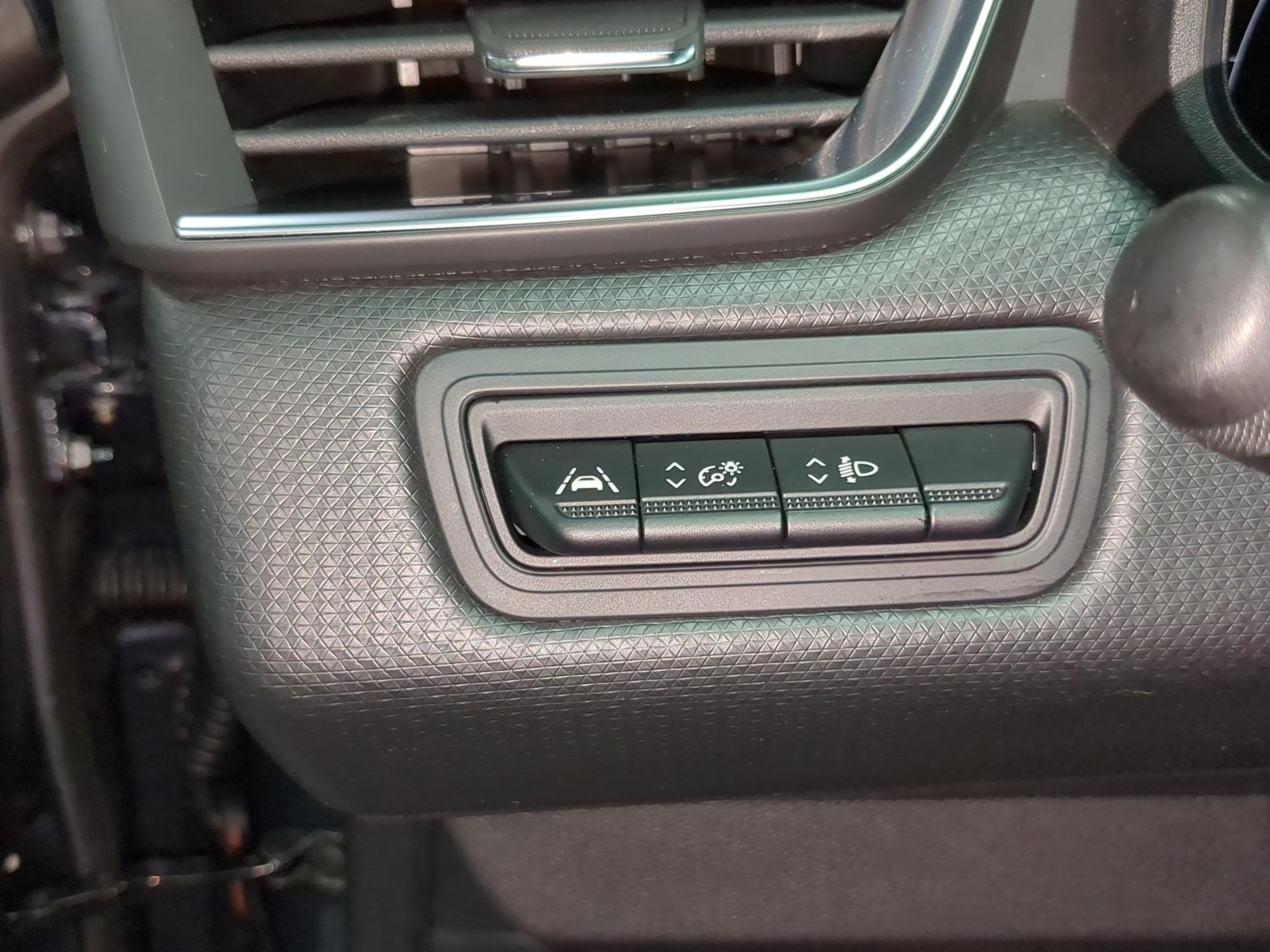 RENAULT Clio 1.6 E-Tech Intens-image-18