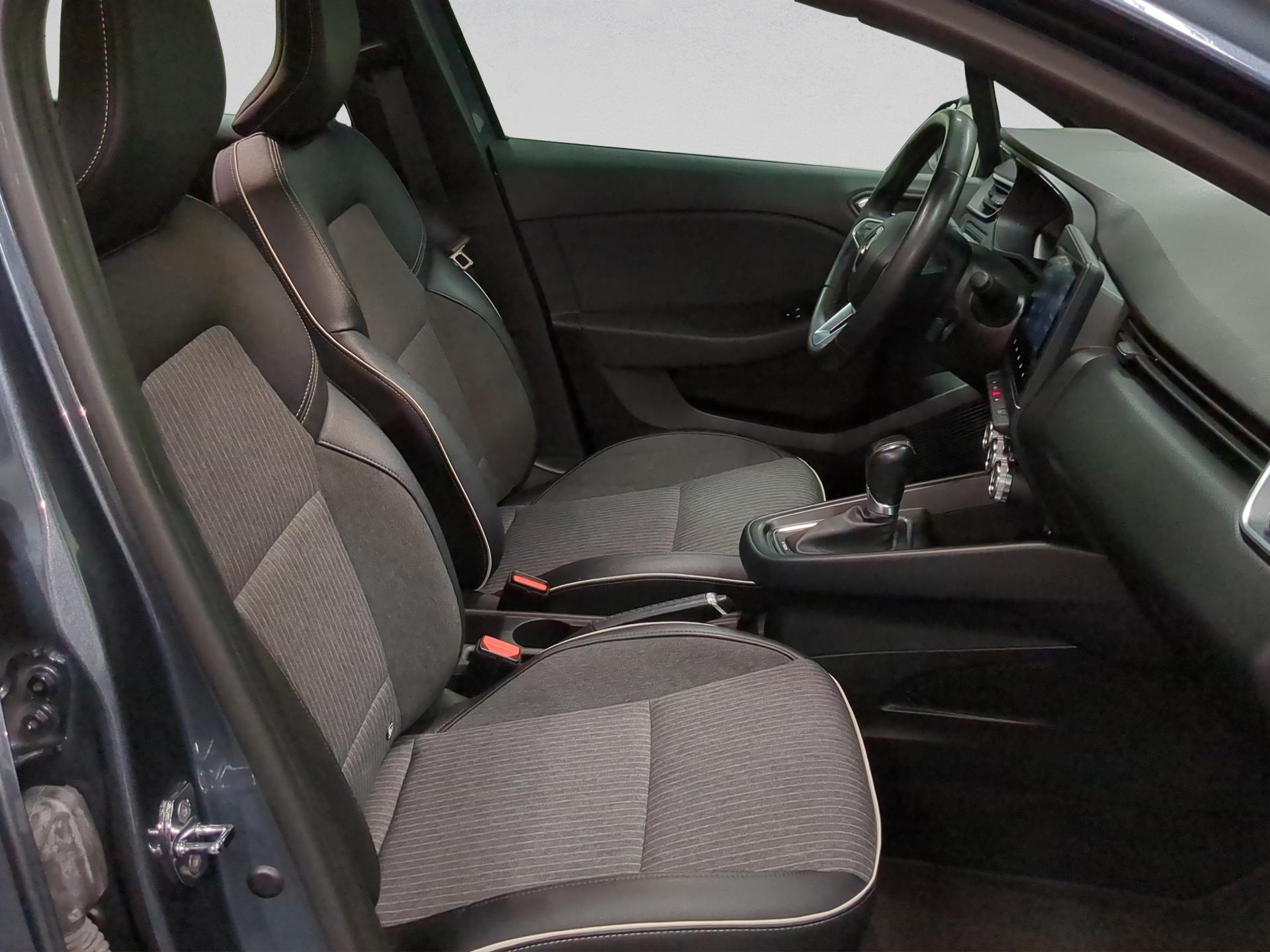 RENAULT Clio 1.6 E-Tech Intens-image-15