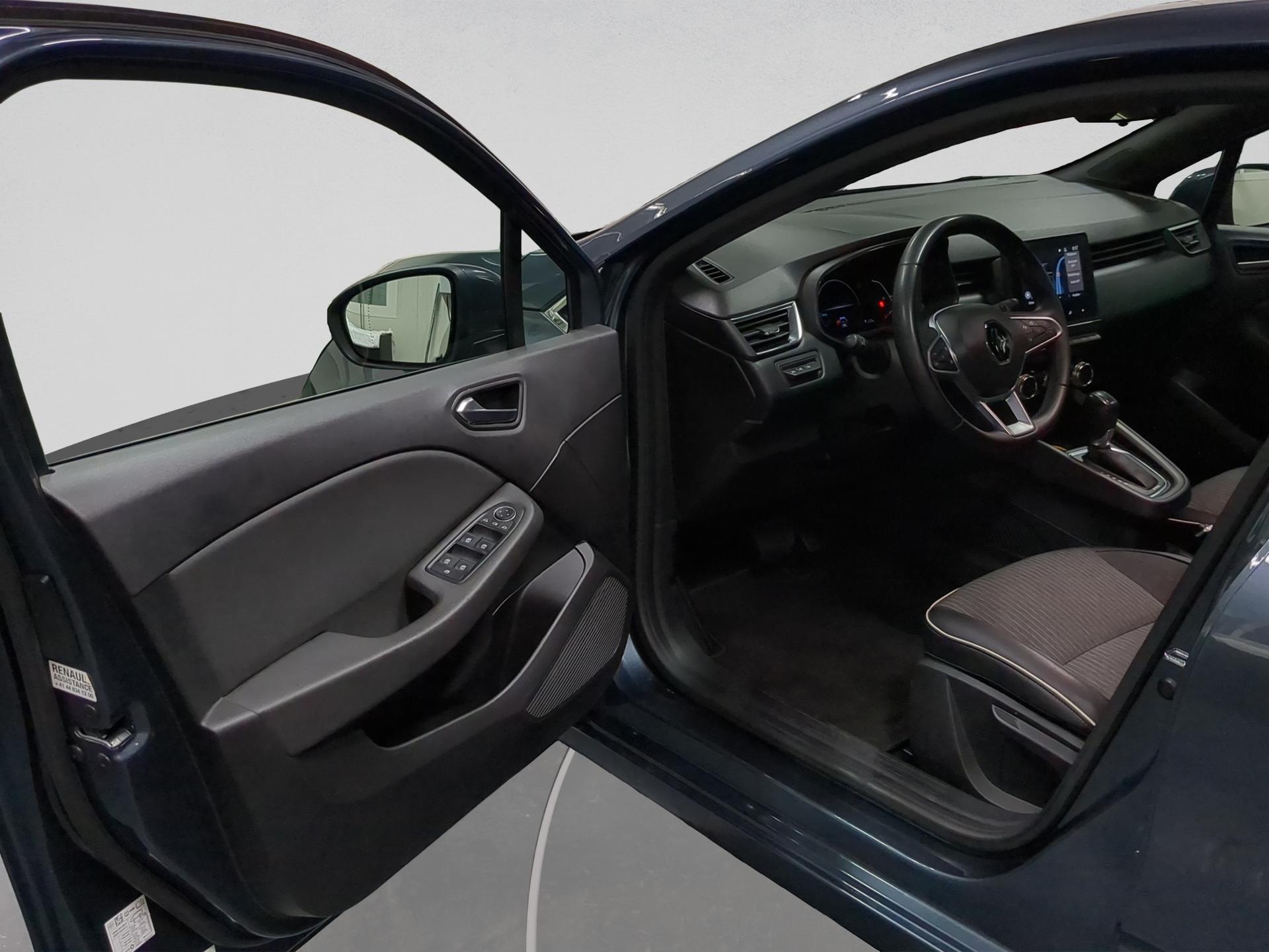 RENAULT Clio 1.6 E-Tech Intens-image-21