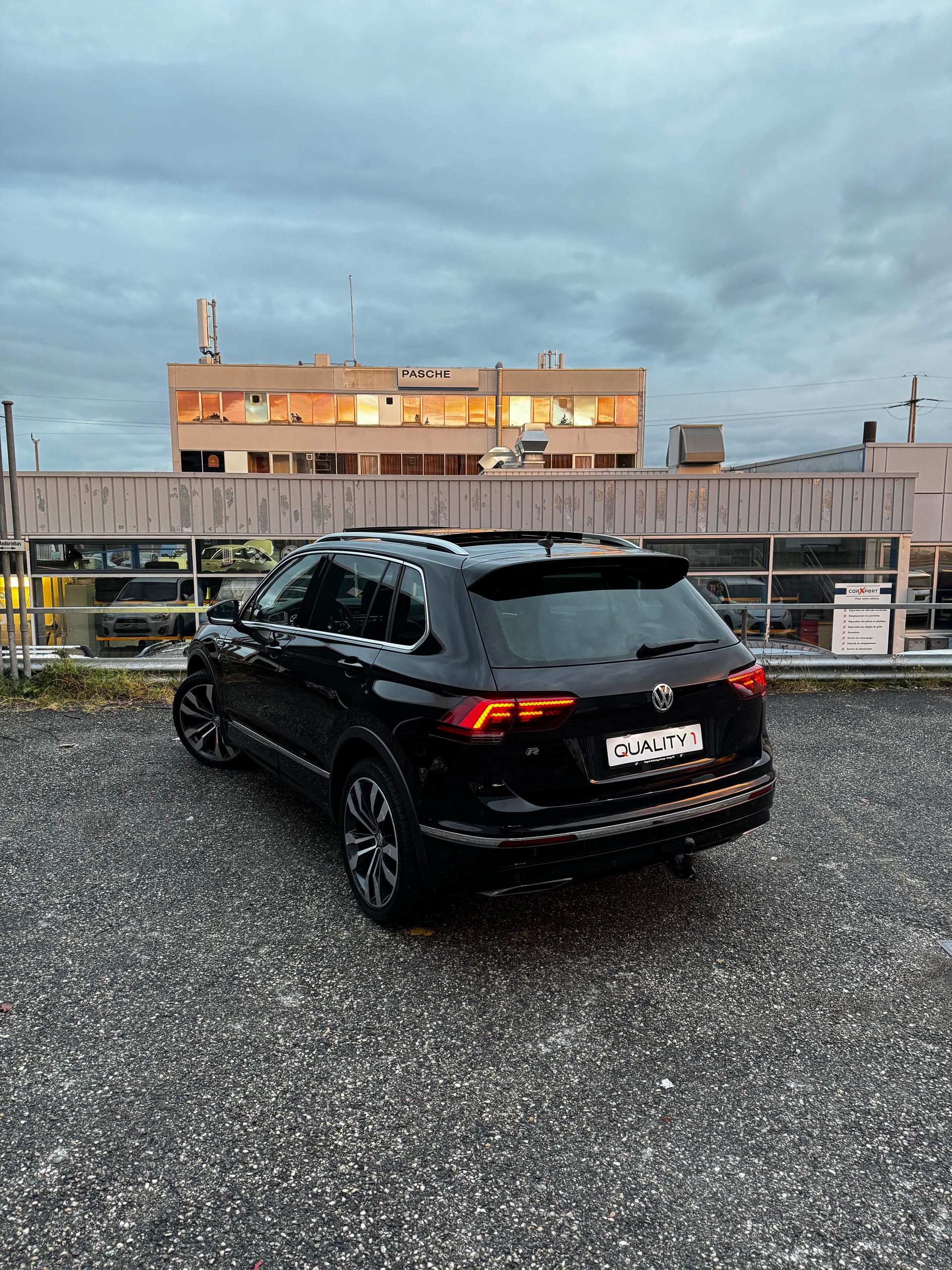 VW Tiguan 2.0 TDI SCR Highline 4Motion DSG-image-3