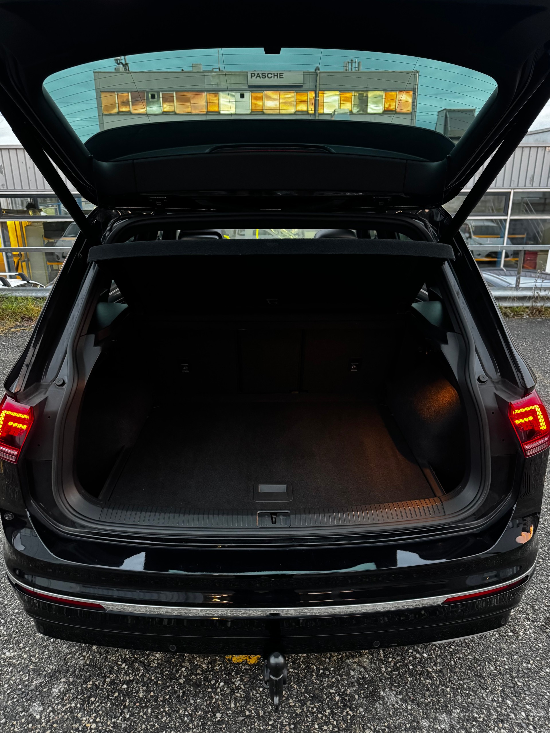 VW Tiguan 2.0 TDI SCR Highline 4Motion DSG-image-7