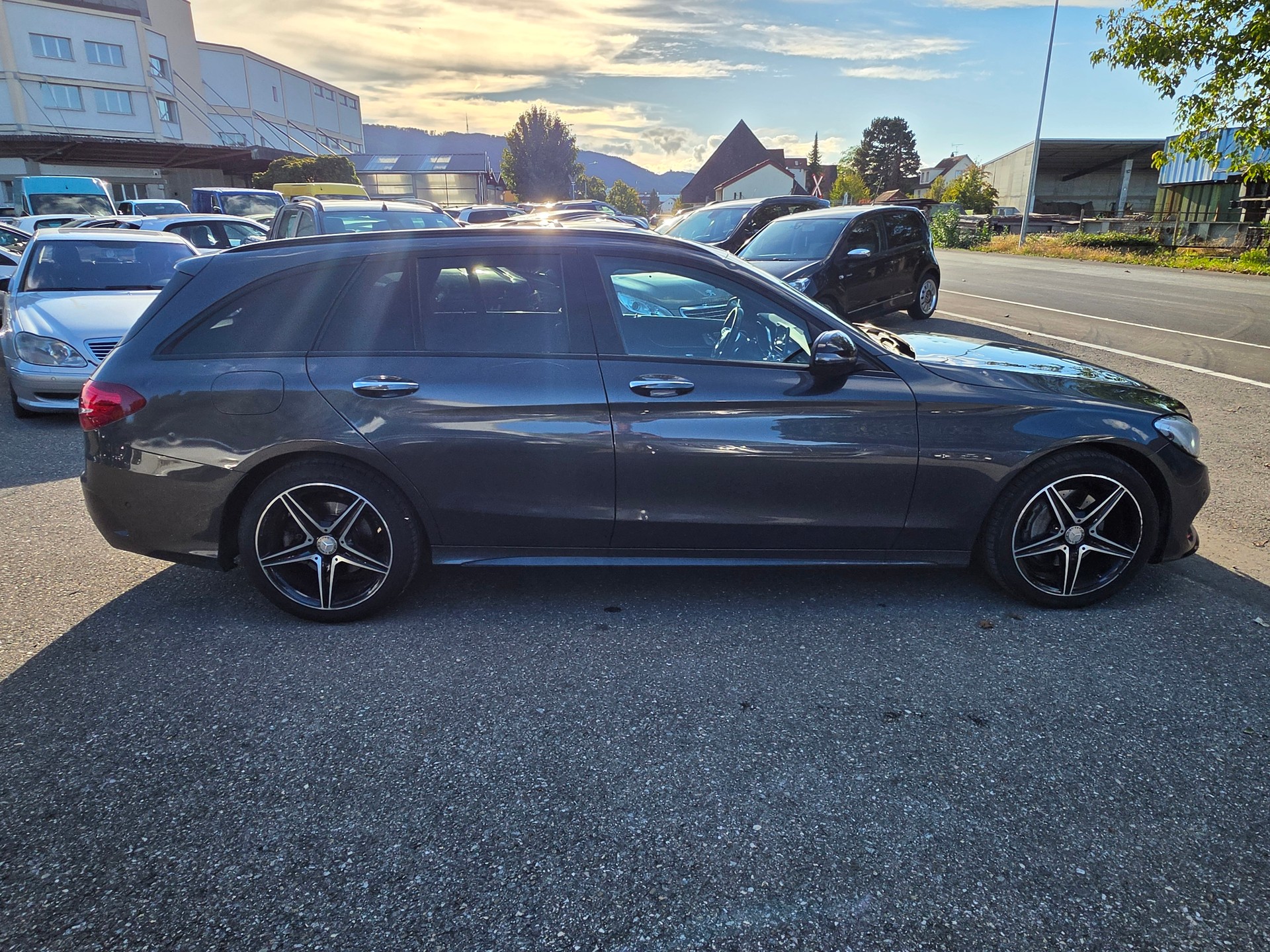 MERCEDES-BENZ C 200 AMG Line 4Matic 7G-Tronic-image-5