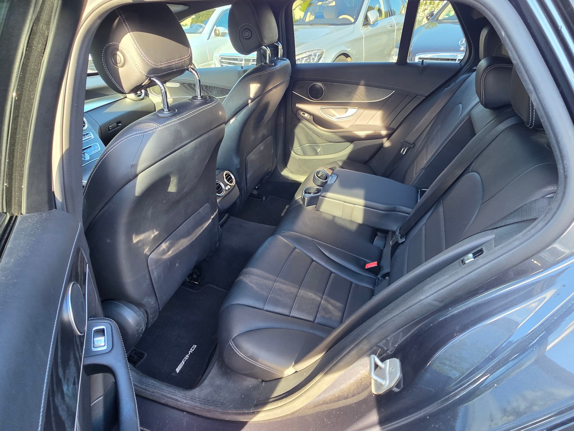 MERCEDES-BENZ C 200 AMG Line 4Matic 7G-Tronic-image-11
