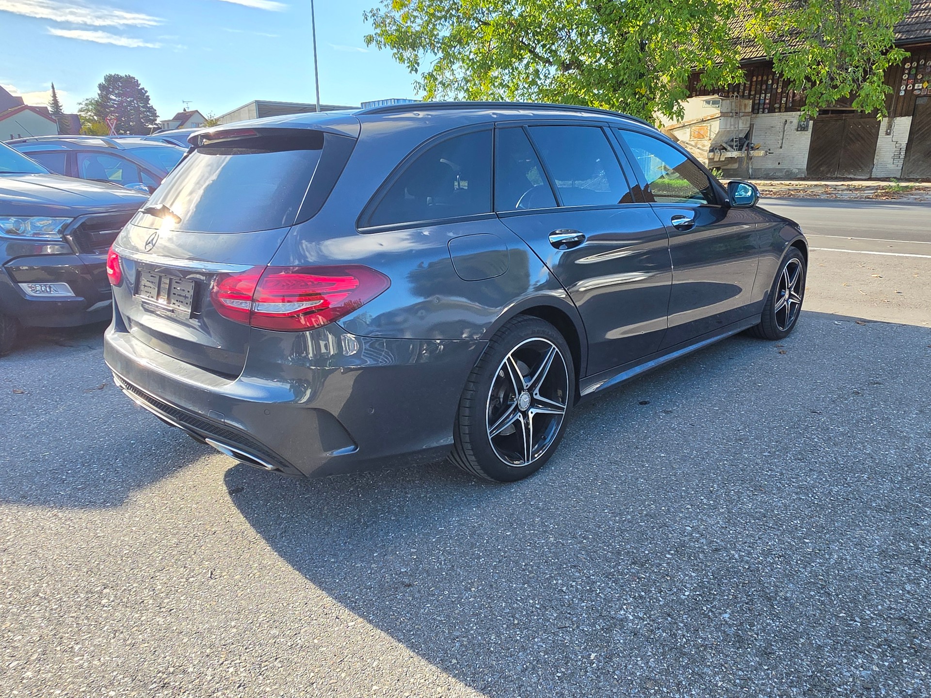 MERCEDES-BENZ C 200 AMG Line 4Matic 7G-Tronic-image-4