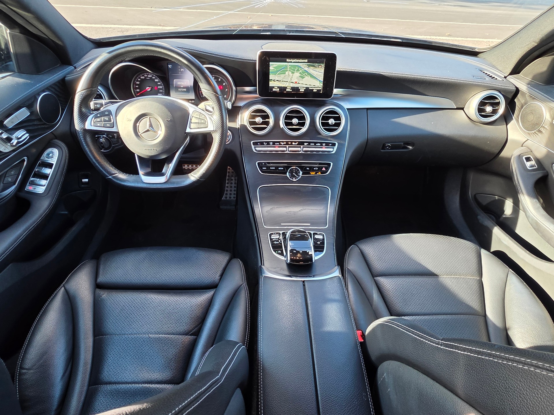 MERCEDES-BENZ C 200 AMG Line 4Matic 7G-Tronic-image-8