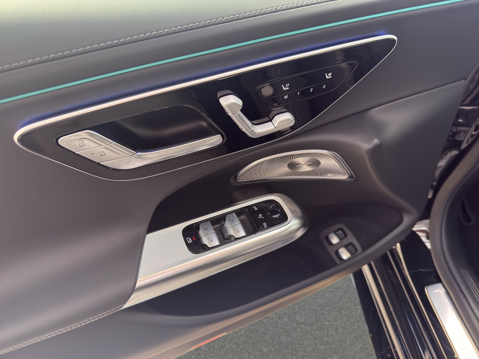 MERCEDES-BENZ E 53 Hybrid T 4Matic+ 9G-Tronic-image-12