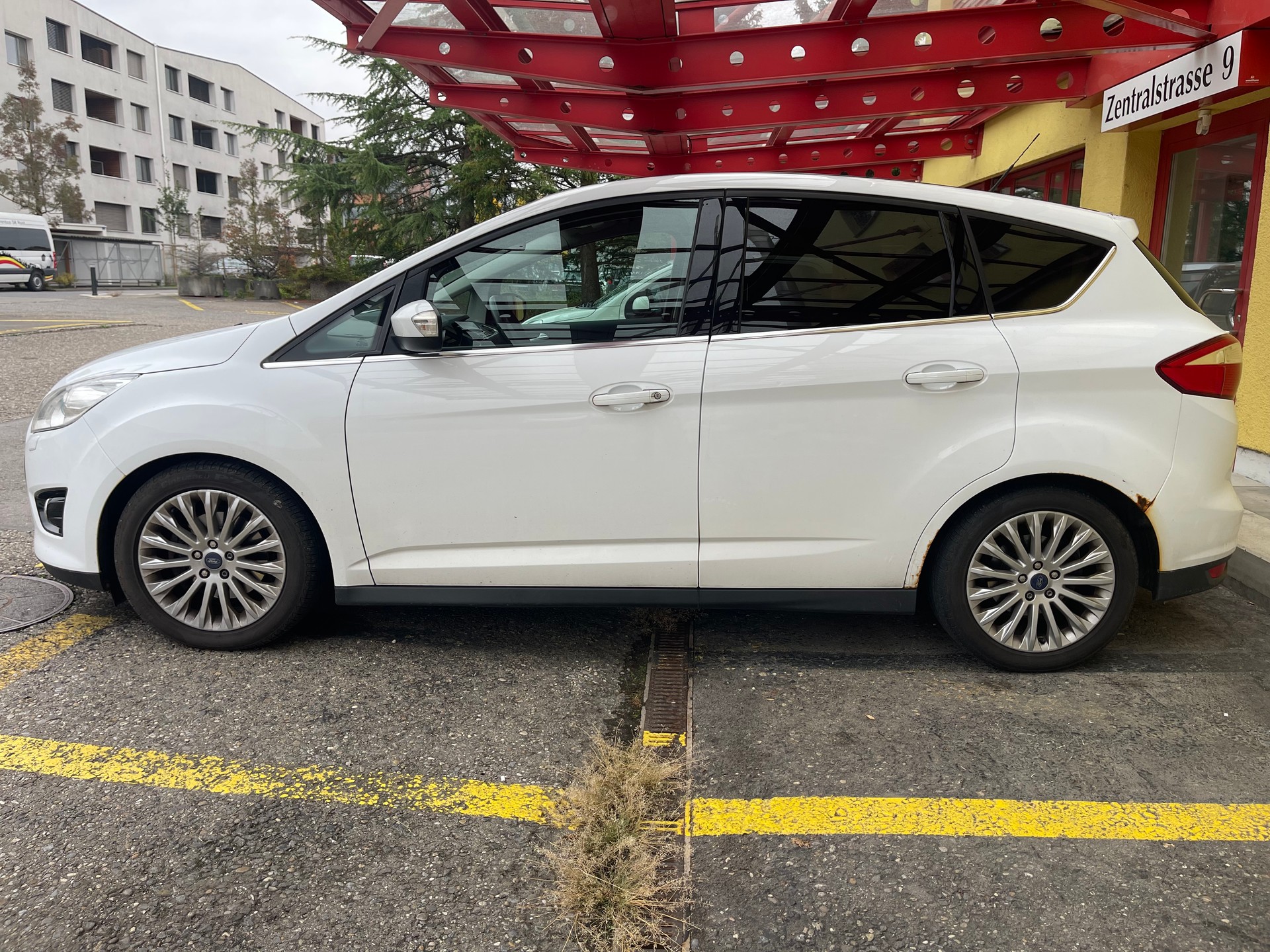 FORD C-Max 1.6 SCTi Titanium-image-1