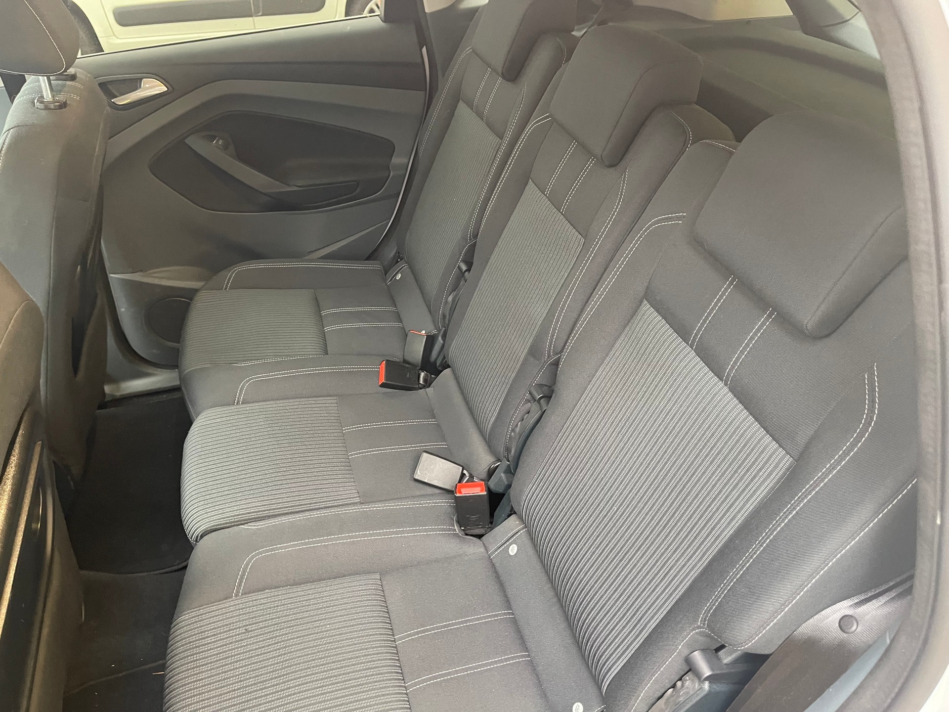 FORD C-Max 1.6 SCTi Titanium-image-10