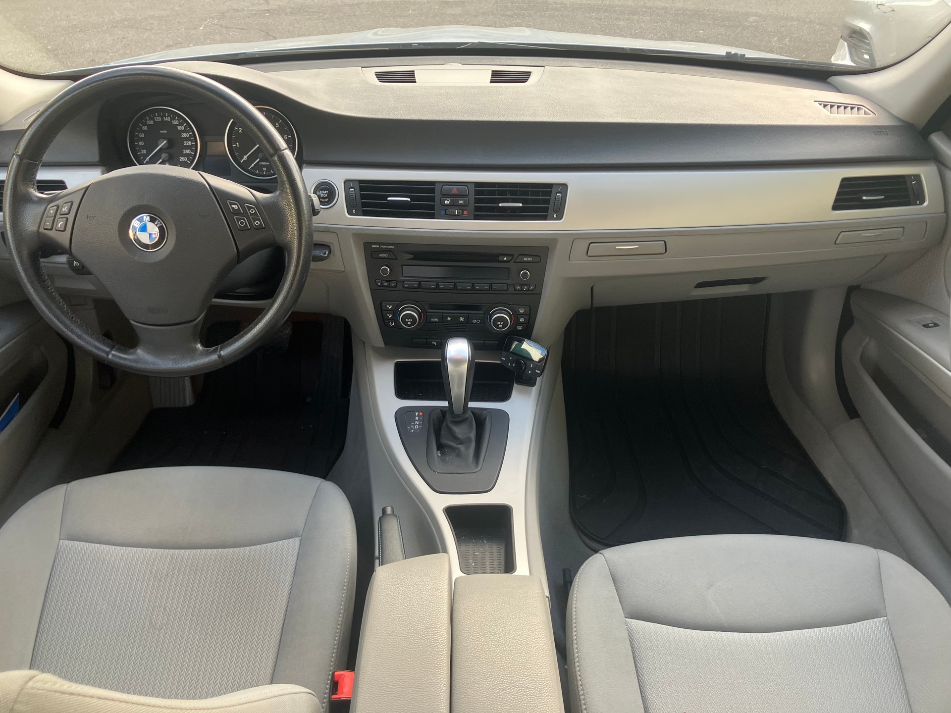 BMW 330i xDrive Touring Steptronic-image-6
