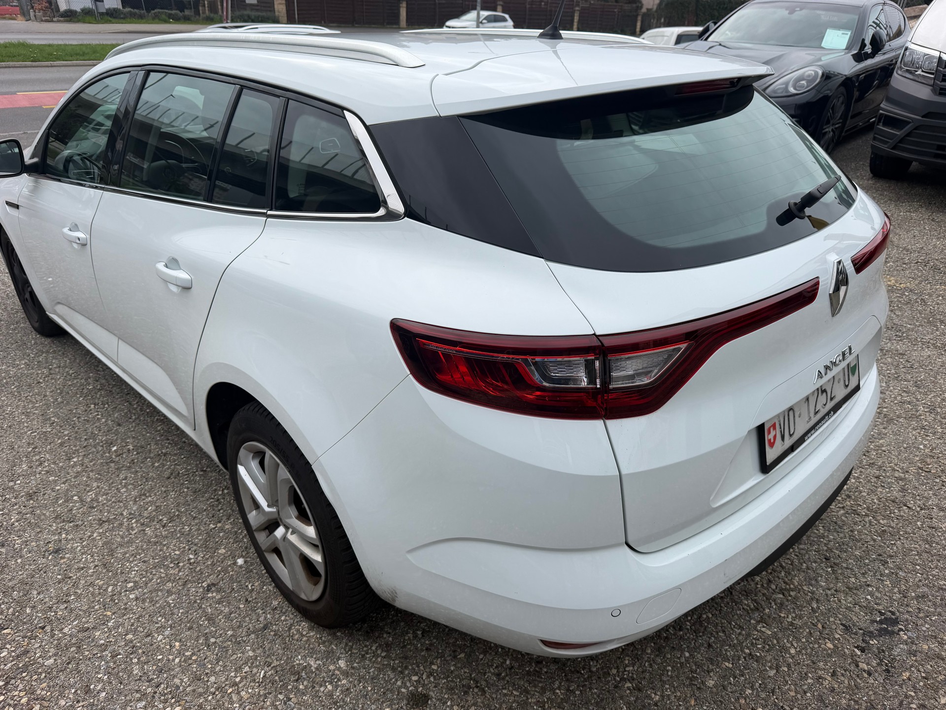 RENAULT Mégane Grandtour 1.5 dCi Business EDC-image-5