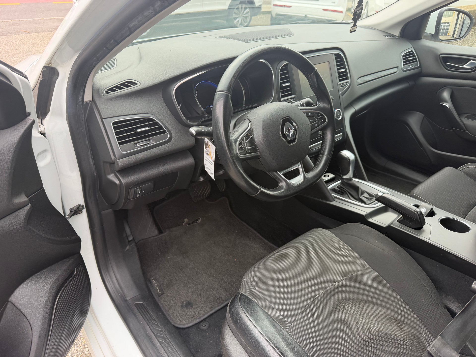 RENAULT Mégane Grandtour 1.5 dCi Business EDC-image-6