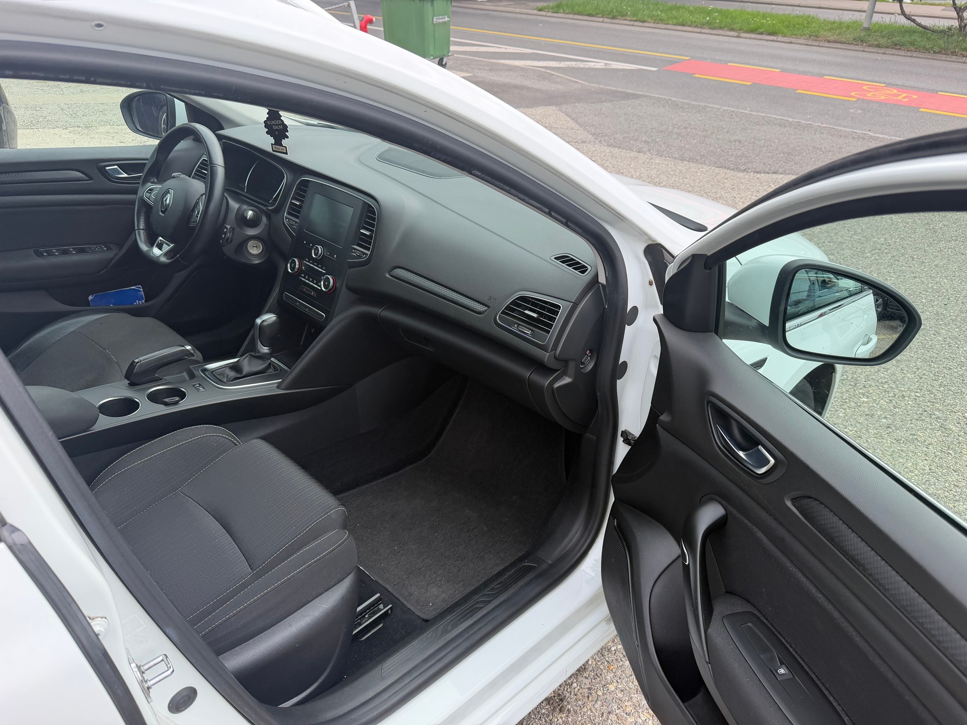 RENAULT Mégane Grandtour 1.5 dCi Business EDC-image-8