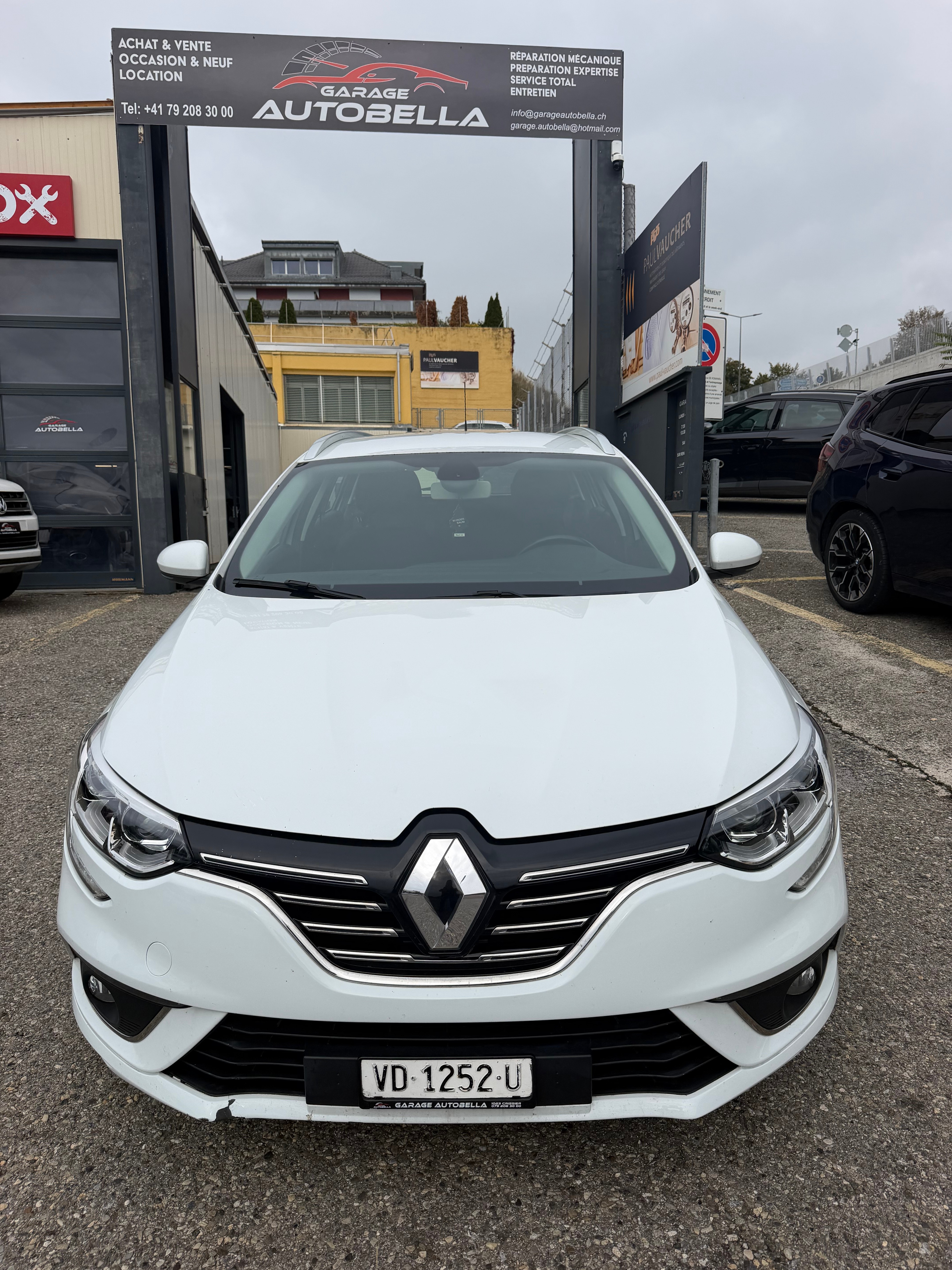 Car photo