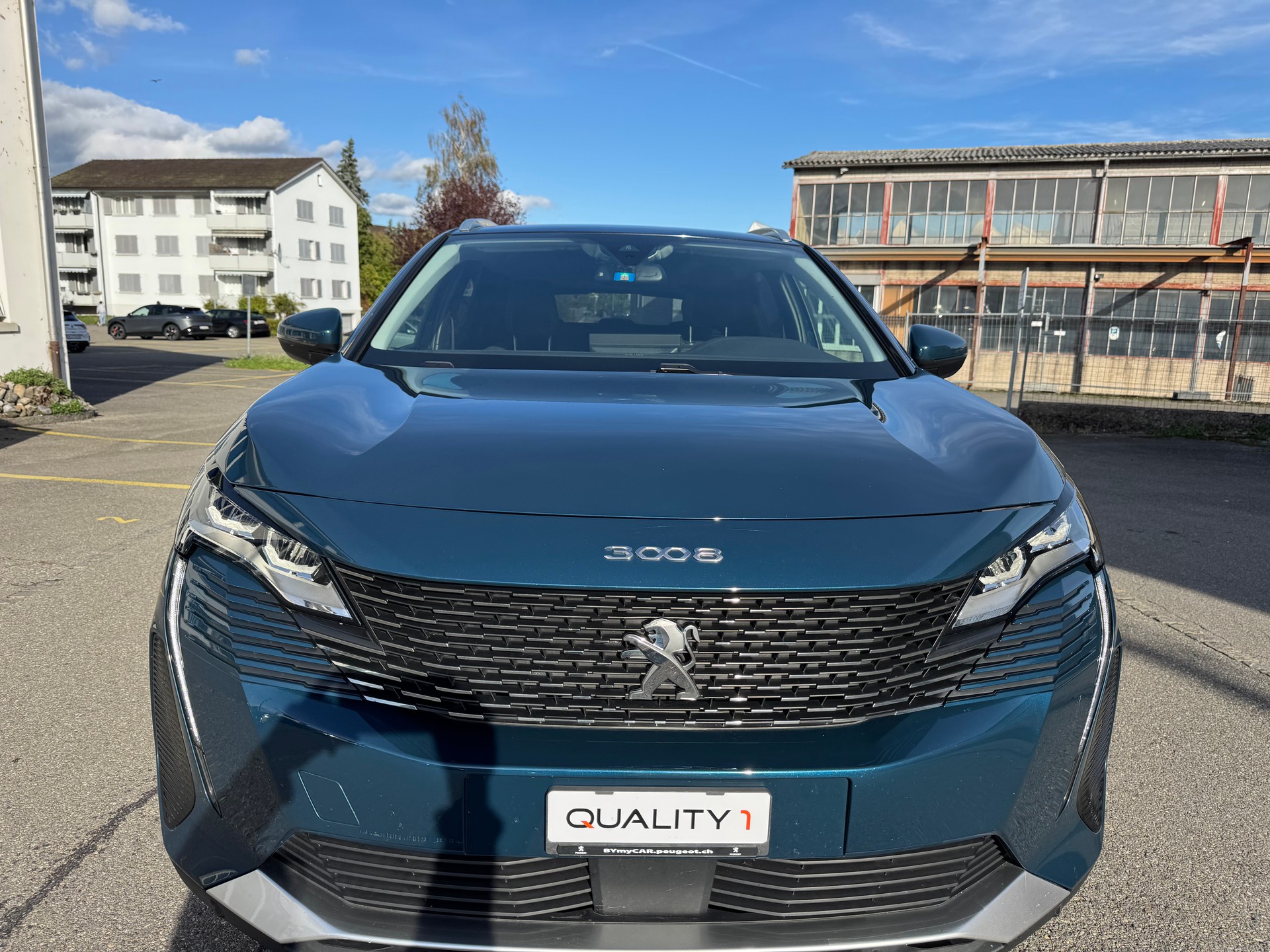 PEUGEOT 3008 1.2 PureTech Road Trip EAT8-image-1
