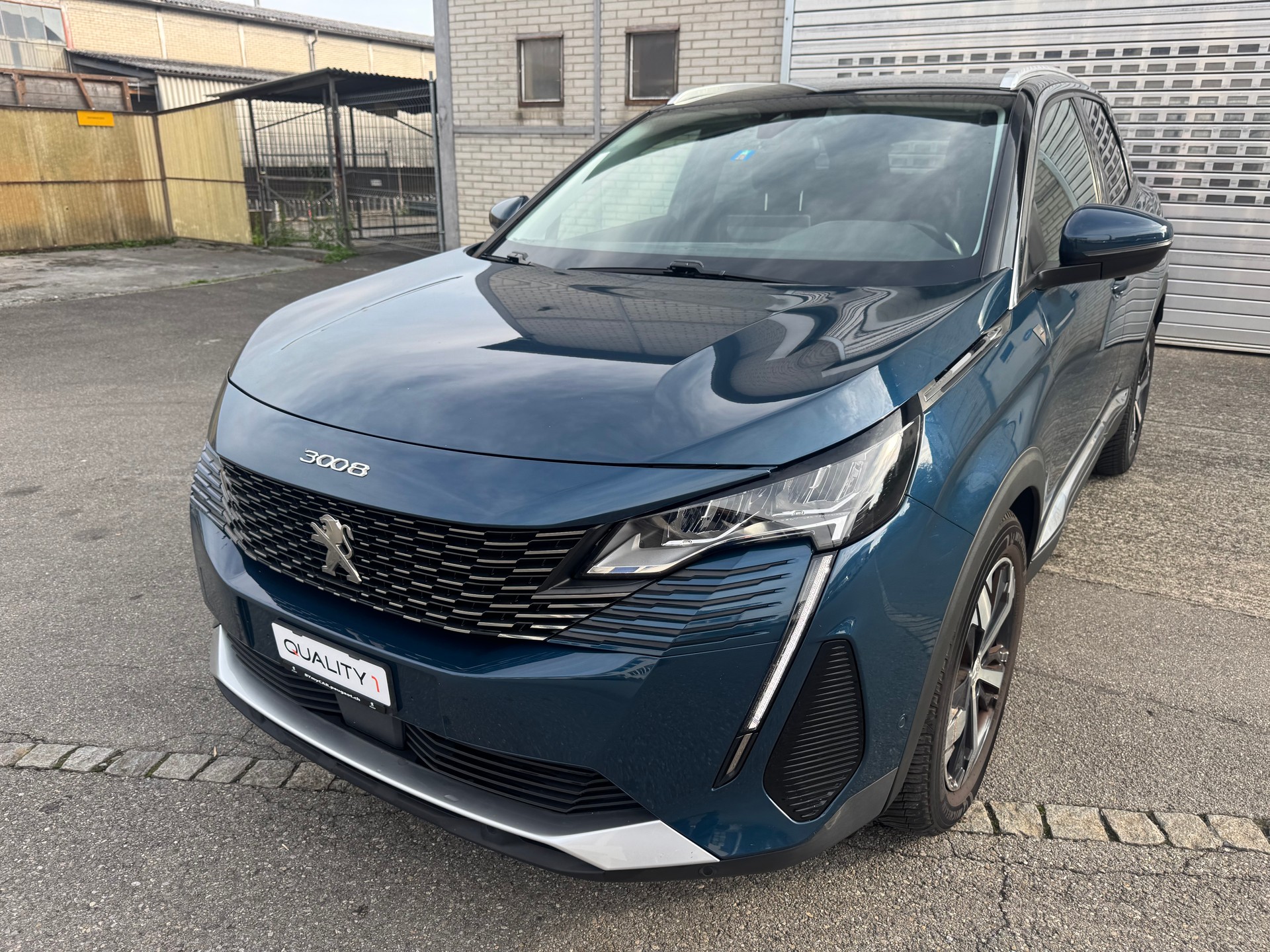 PEUGEOT 3008 1.2 PureTech Road Trip EAT8-image-14