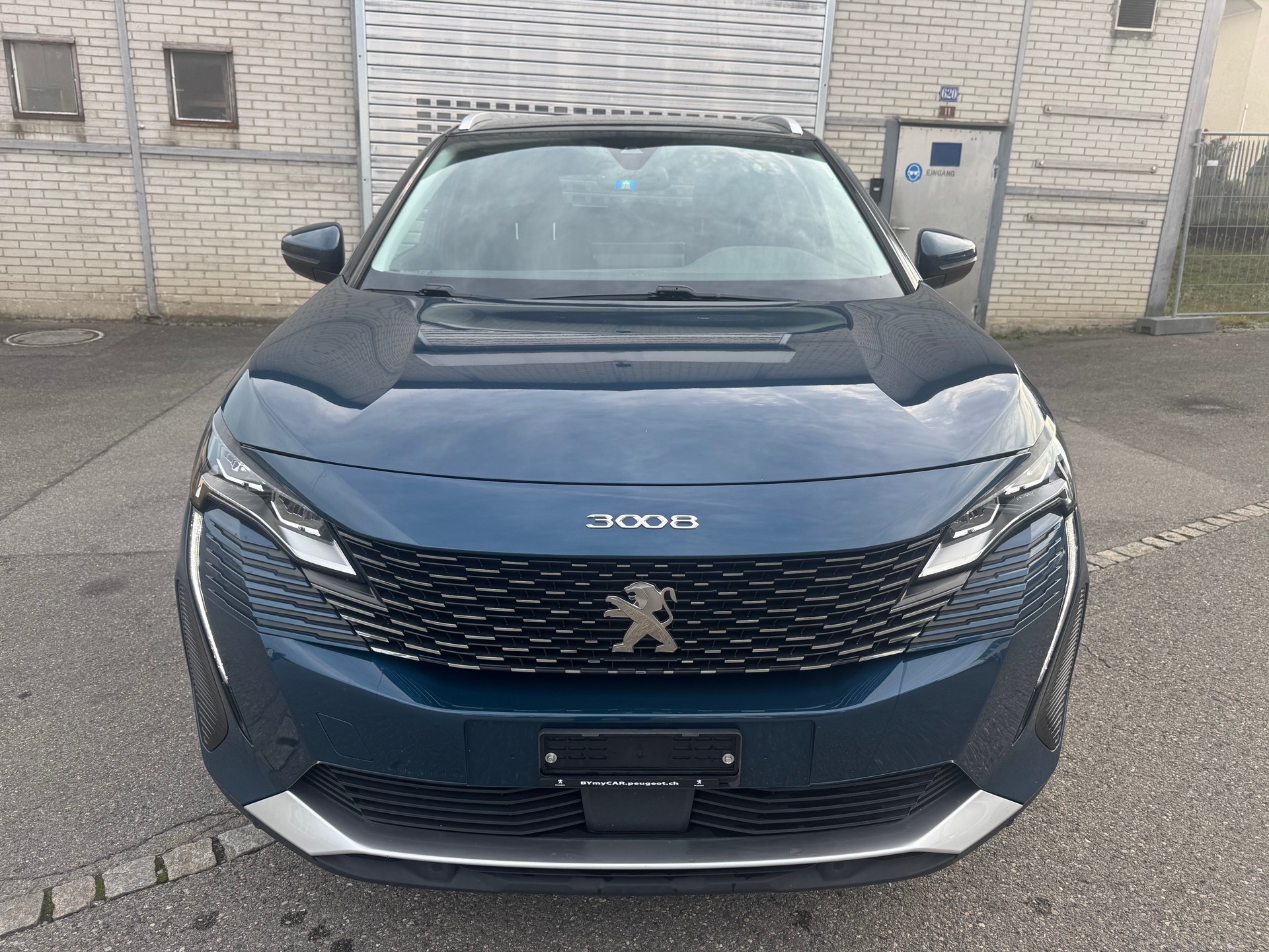 PEUGEOT 3008 1.2 PureTech Road Trip EAT8-image-12
