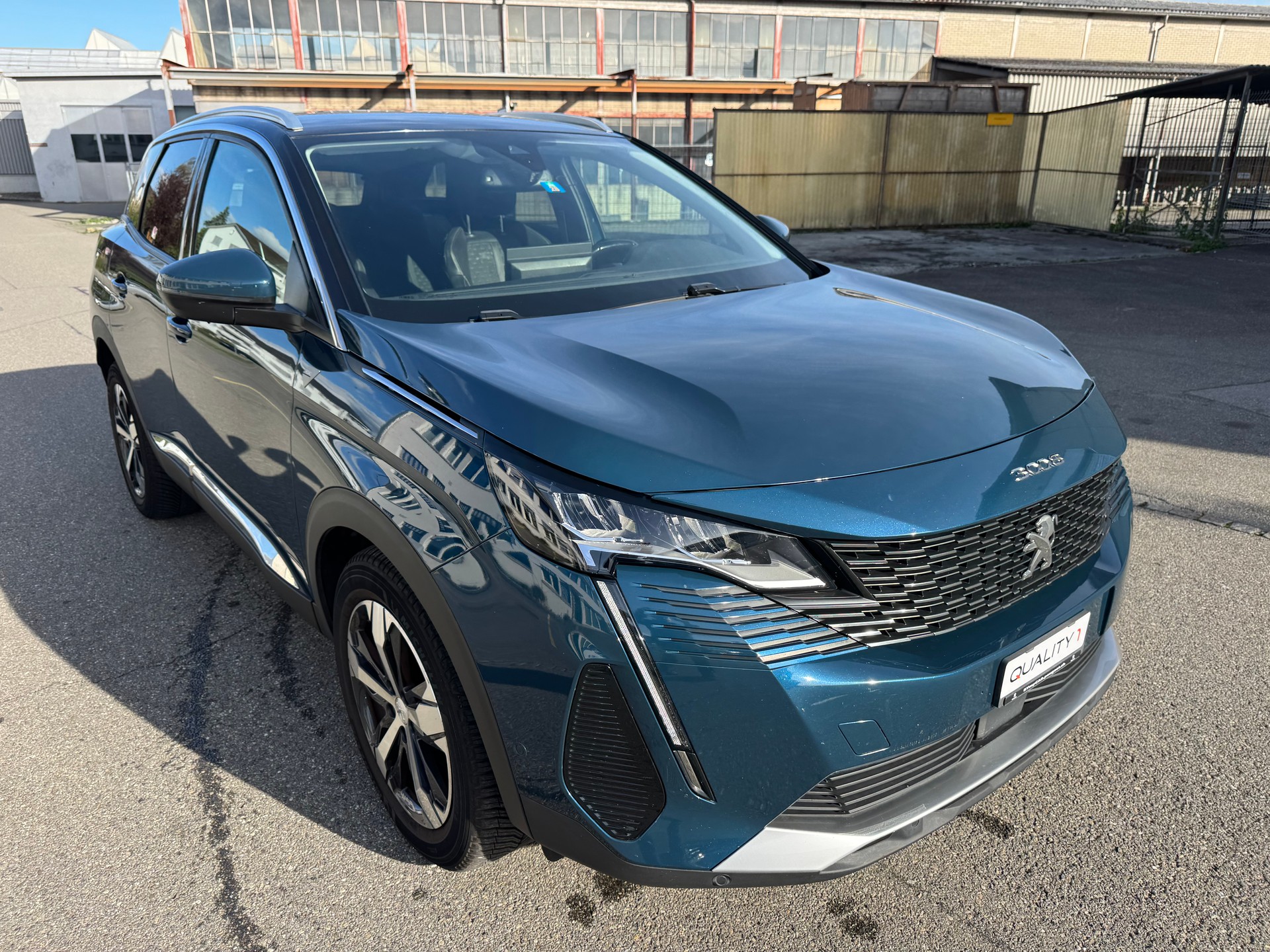 PEUGEOT 3008 1.2 PureTech Road Trip EAT8-image-0