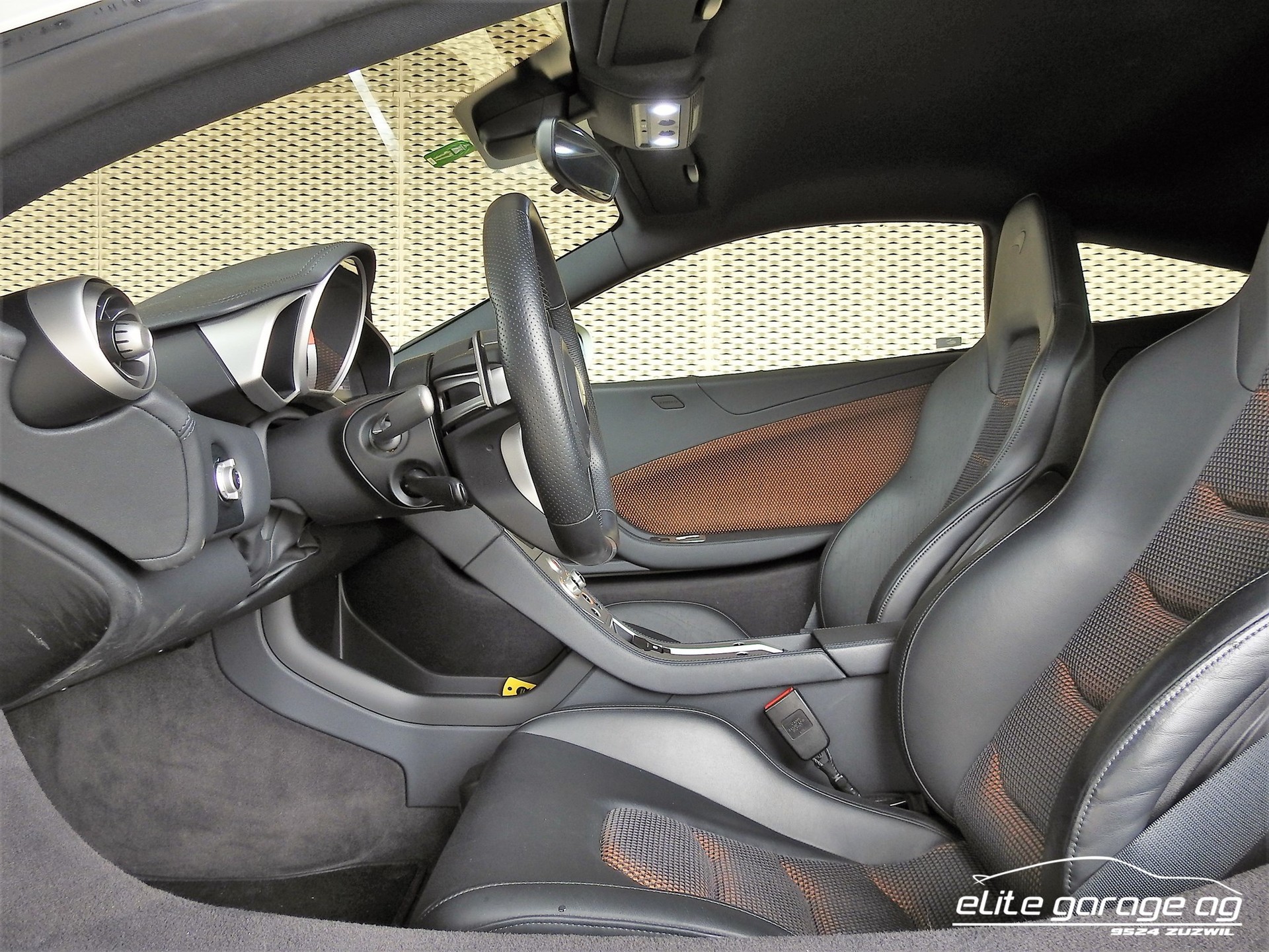 McLAREN MP4-12C Coupé 3.8 V8 SSG-image-9