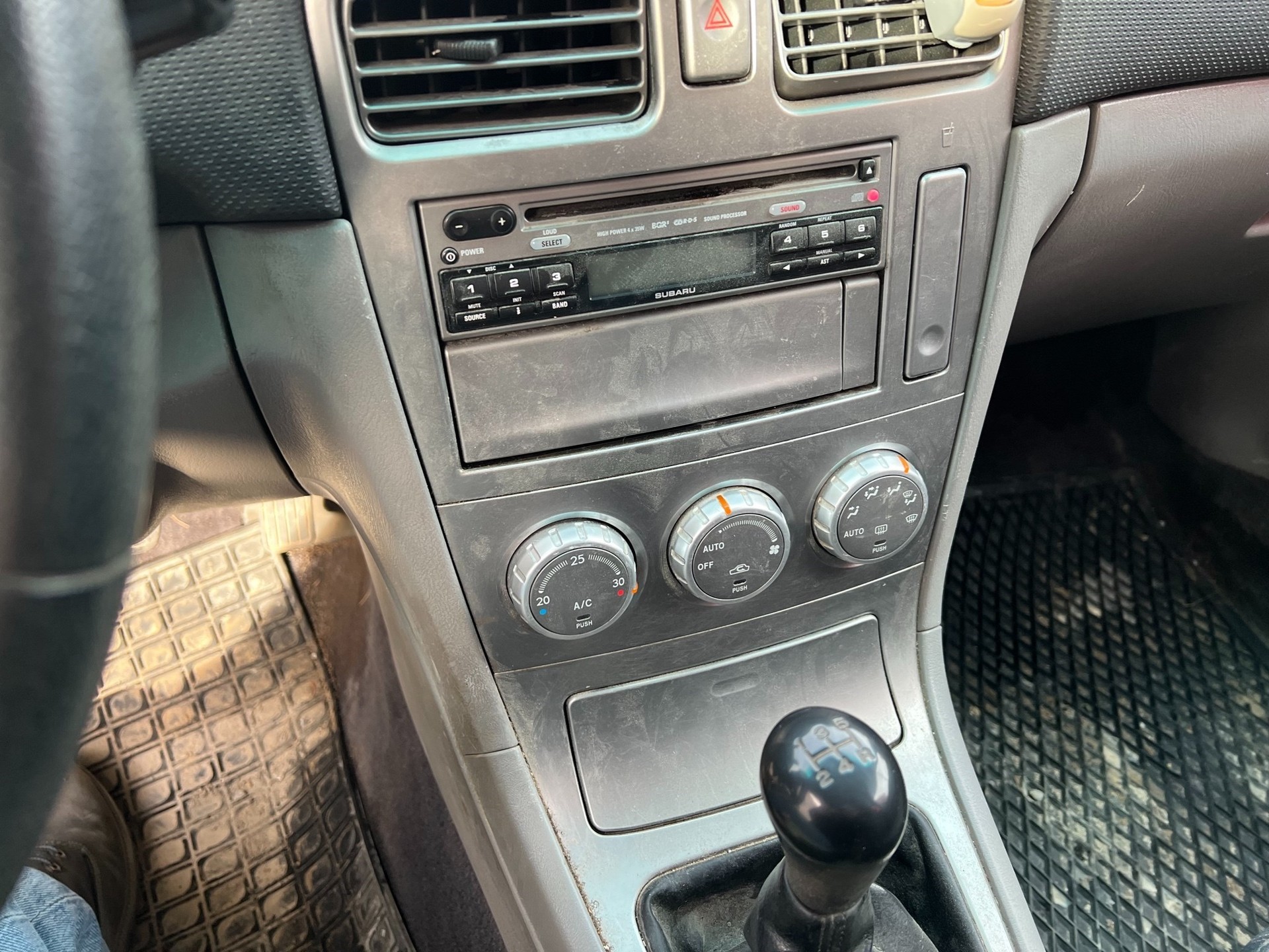 SUBARU Forester 2.0X (Swiss)-image-4